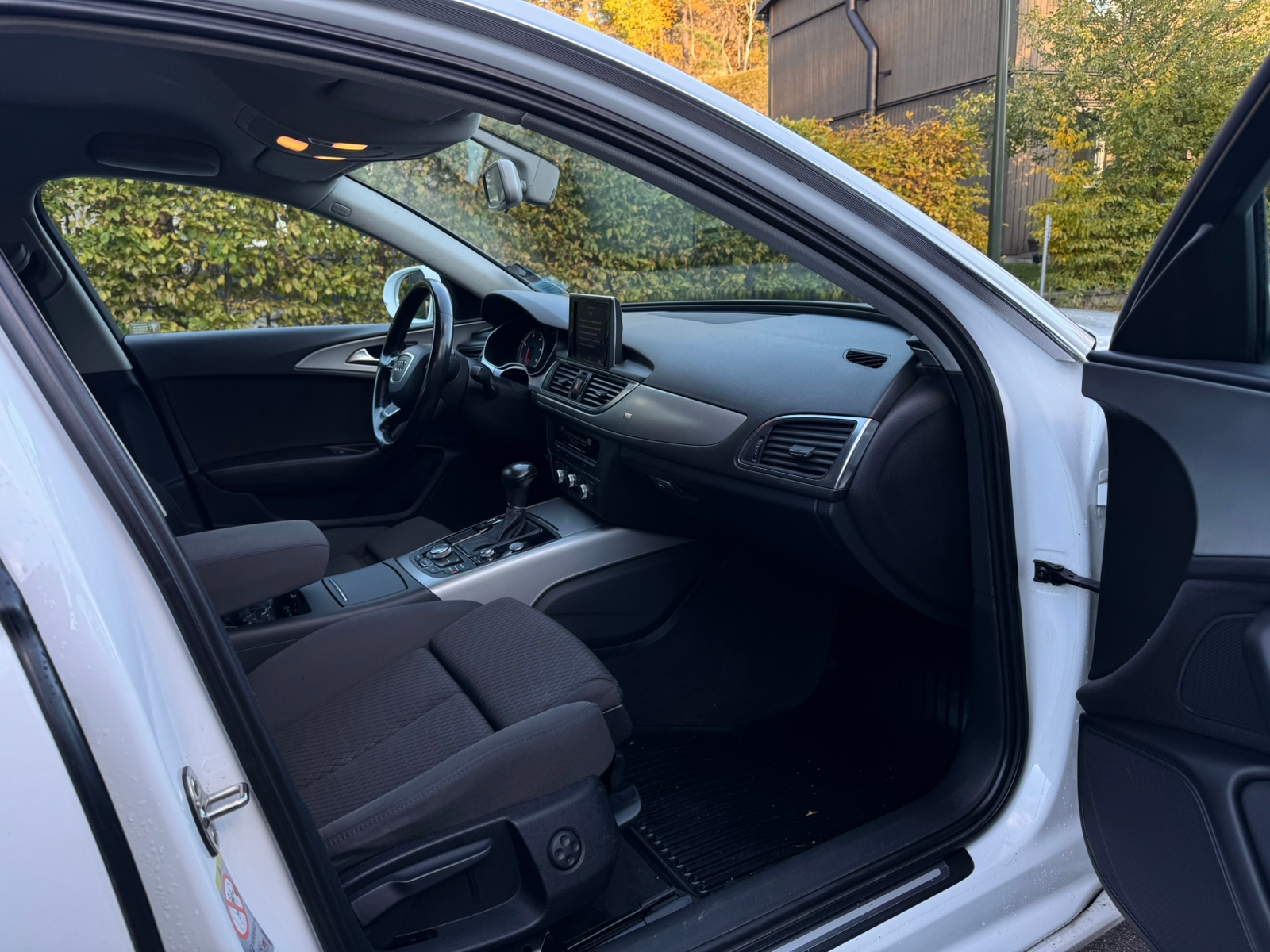 Audi A6 2.0 TDI 2012, bild 5/6