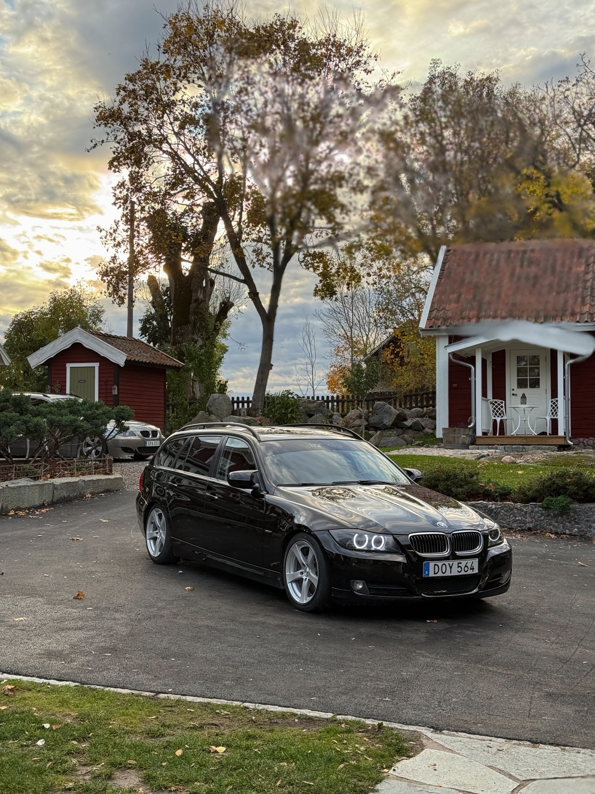 BMW 318d 2009, bild 2/10