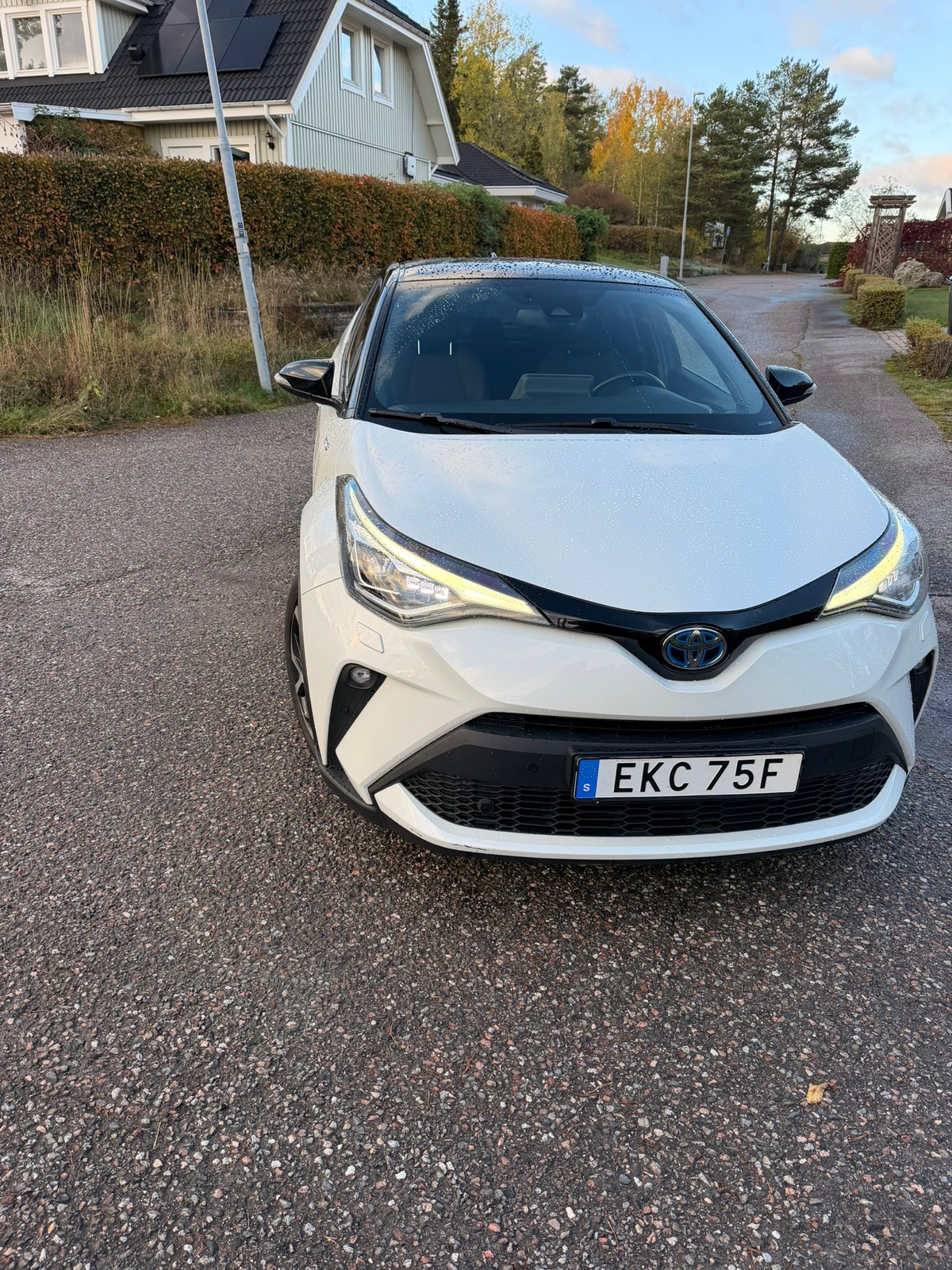 Toyota C-HR 2.0 Hybrid 2021, bild 2/9
