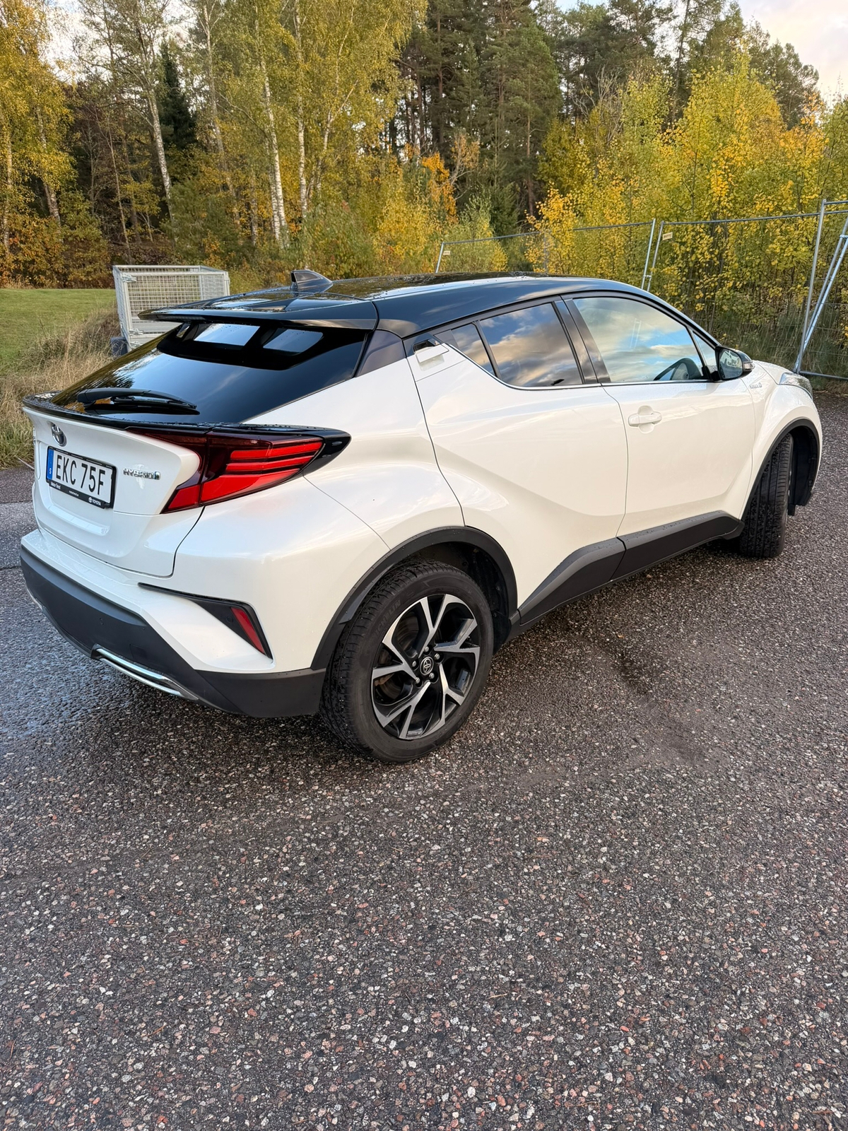 Toyota C-HR 2.0 Hybrid 2021, bild 3/9