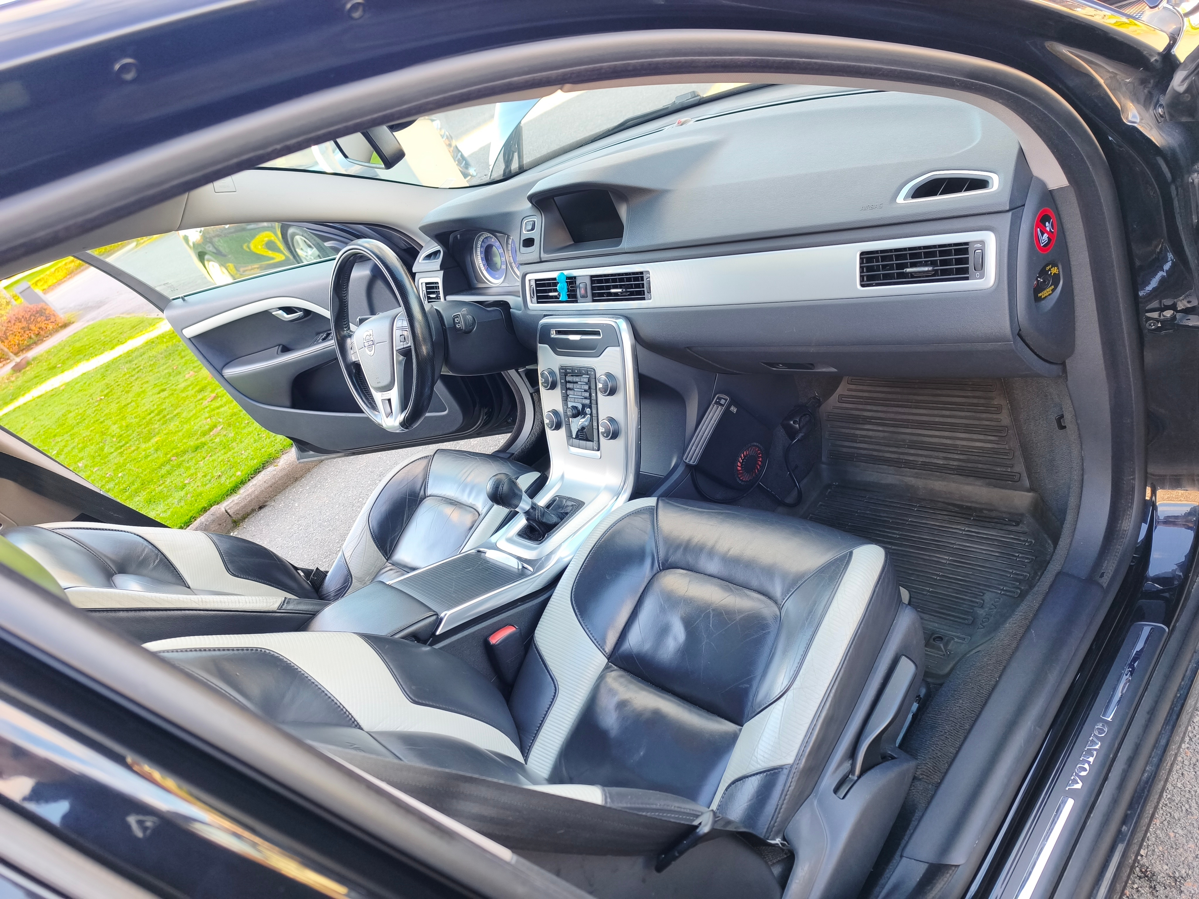 Volvo V70 2012, kuva 6/9