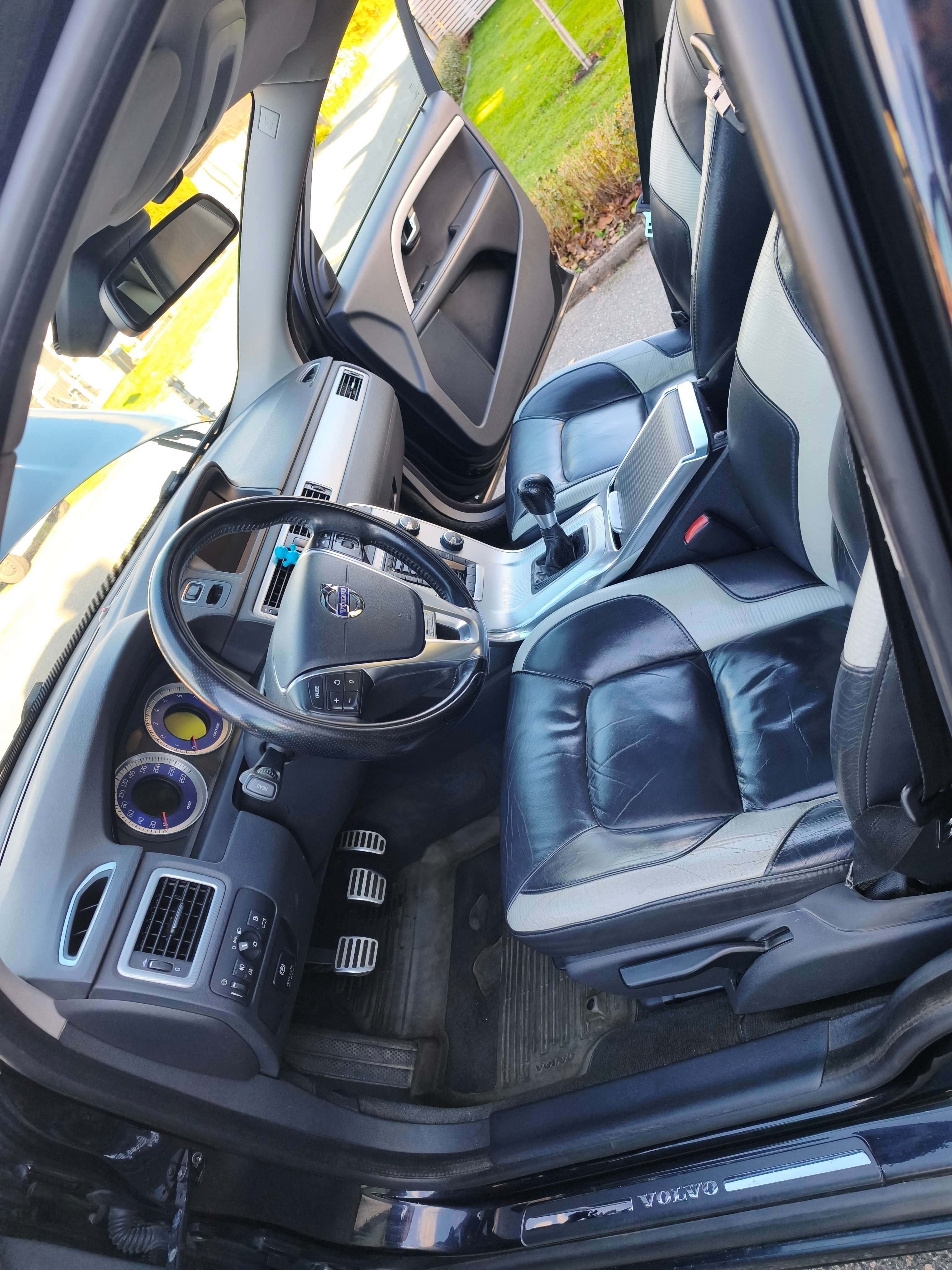 Volvo V70 2012, kuva 7/9