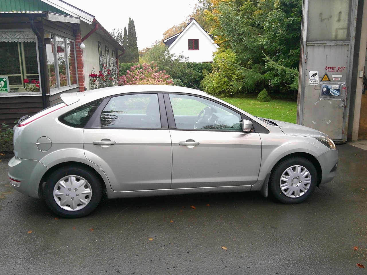 Ford Focus 1.8 Titanium 2009, bild 2/3