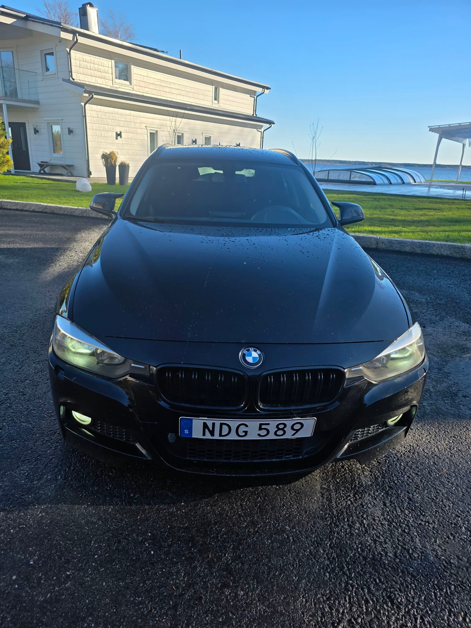 BMW 318d 2013, bild 2/6