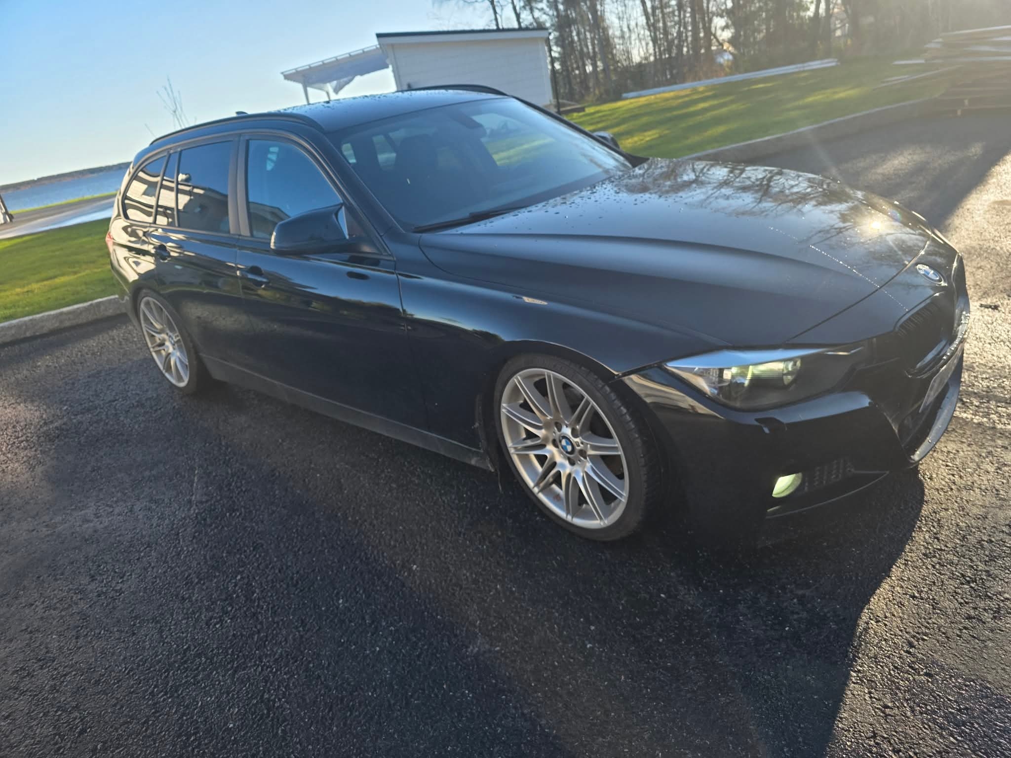 BMW 318d 2013, bild 3/6