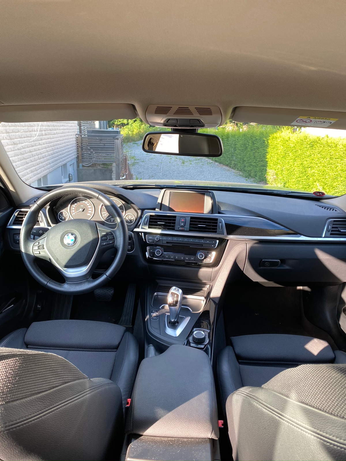 BMW 320d 2016, photo 2/3