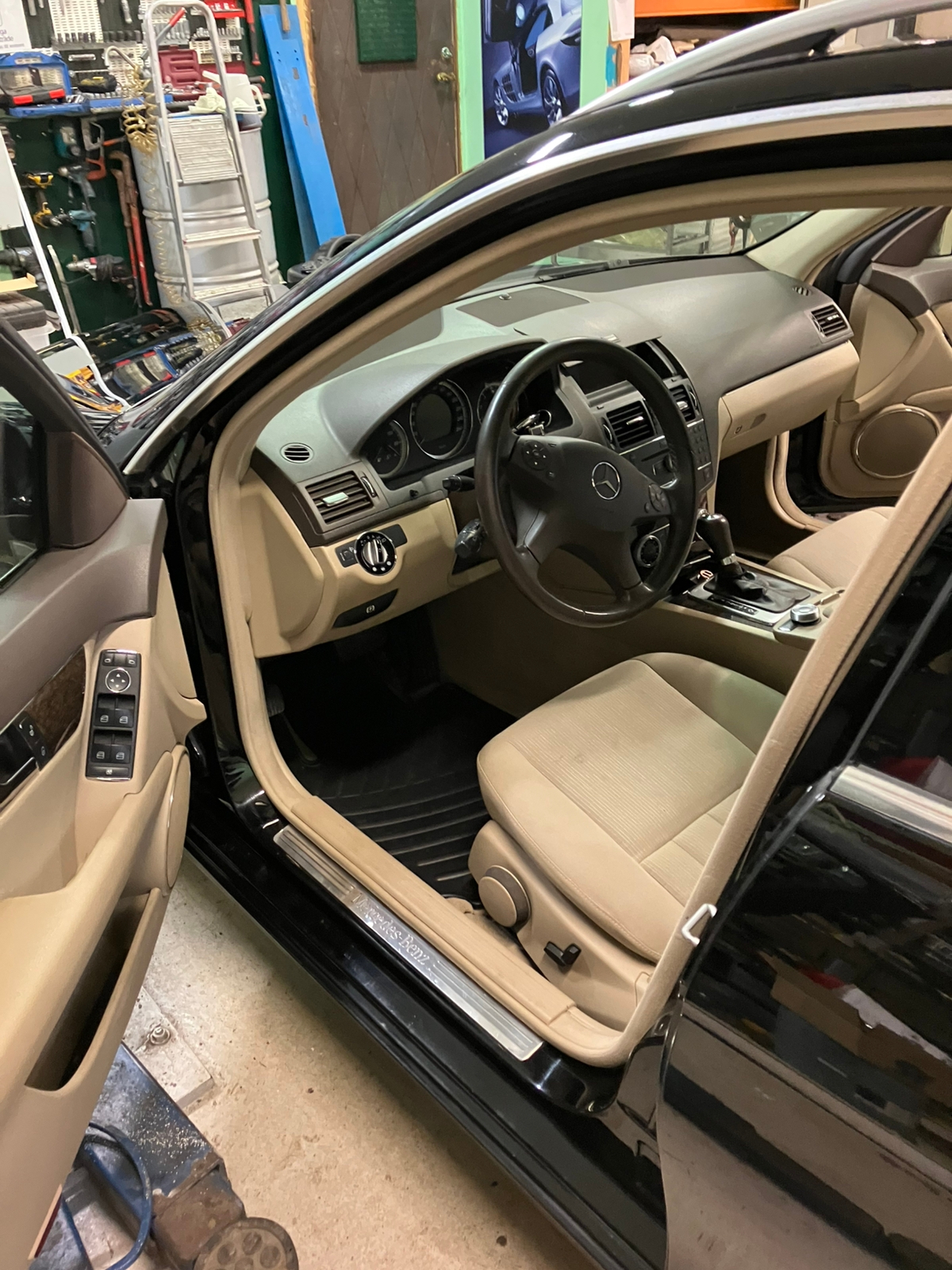 Mercedes-Benz C 180 Kompressor 2009, kuva 4/6
