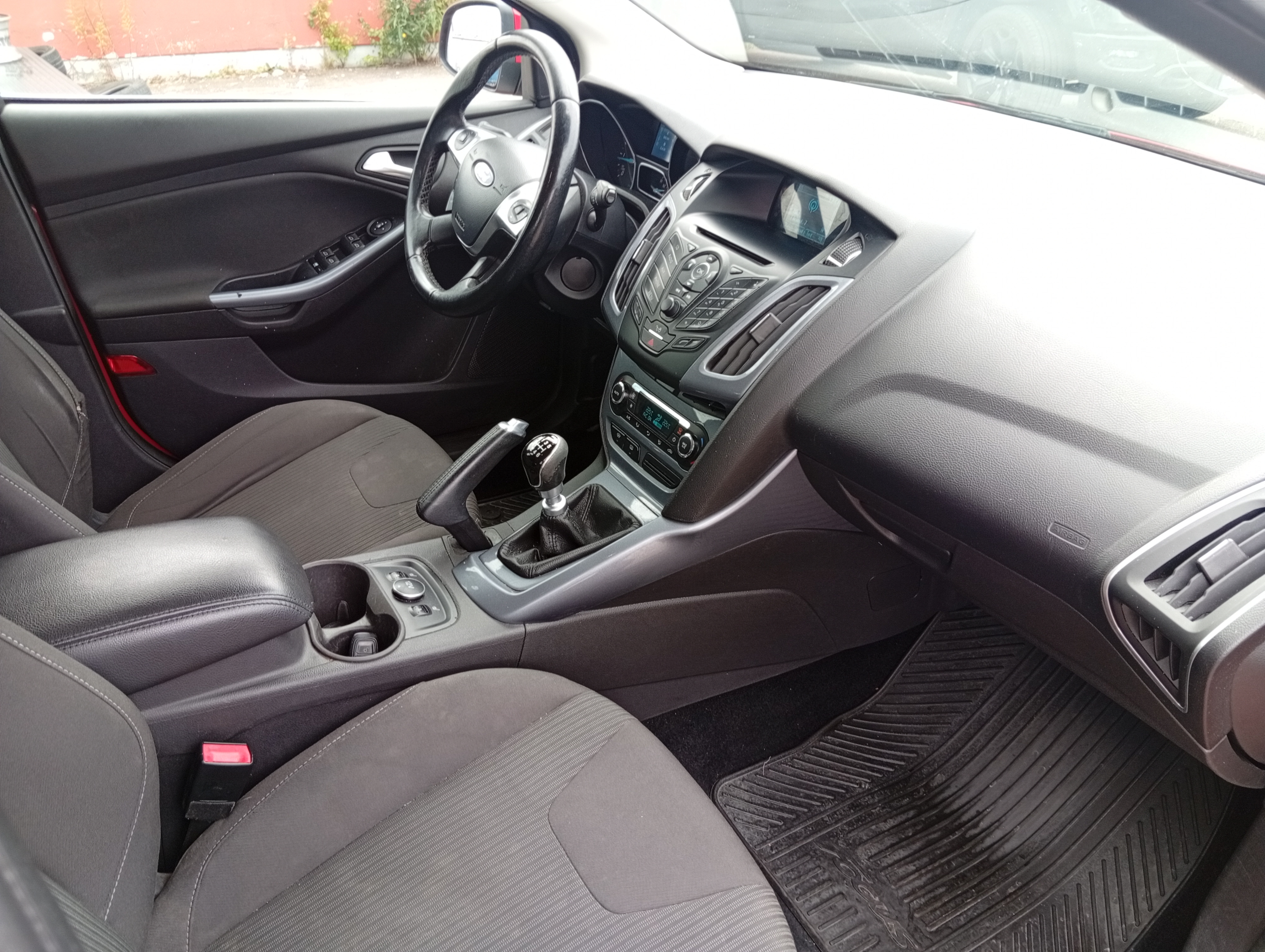 Ford Focus 1.6 TDCi 2014, bild 4/4