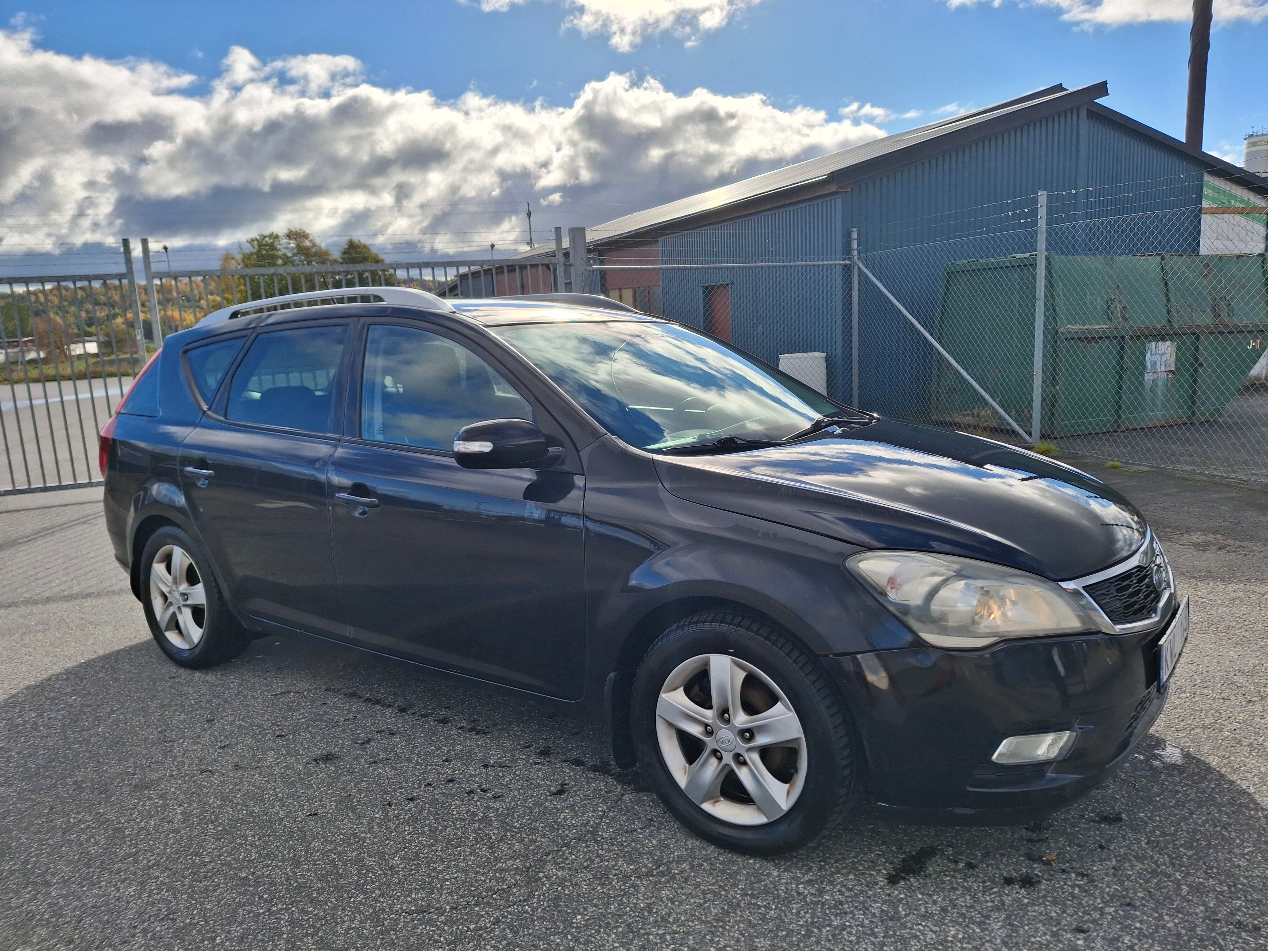 Kia Ceed 1.6 CRDi 115 2010, bild 2/8