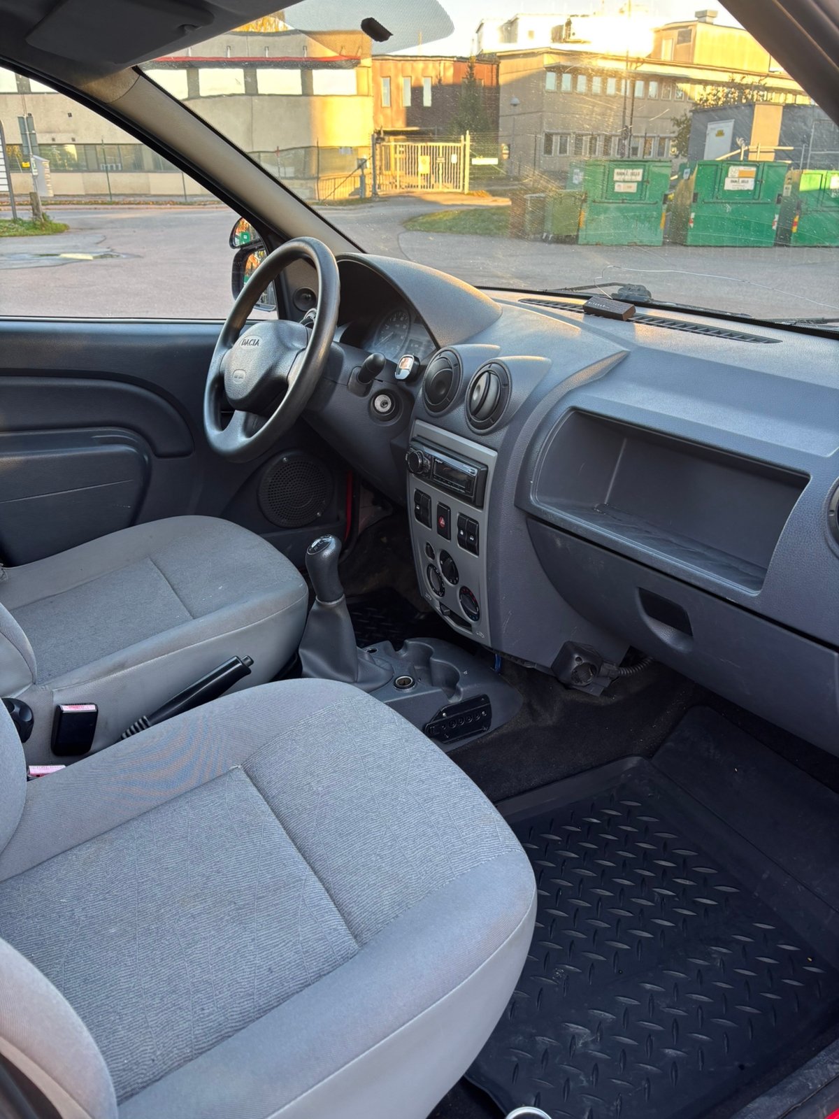 Dacia Logan 2012, kuva 6/7
