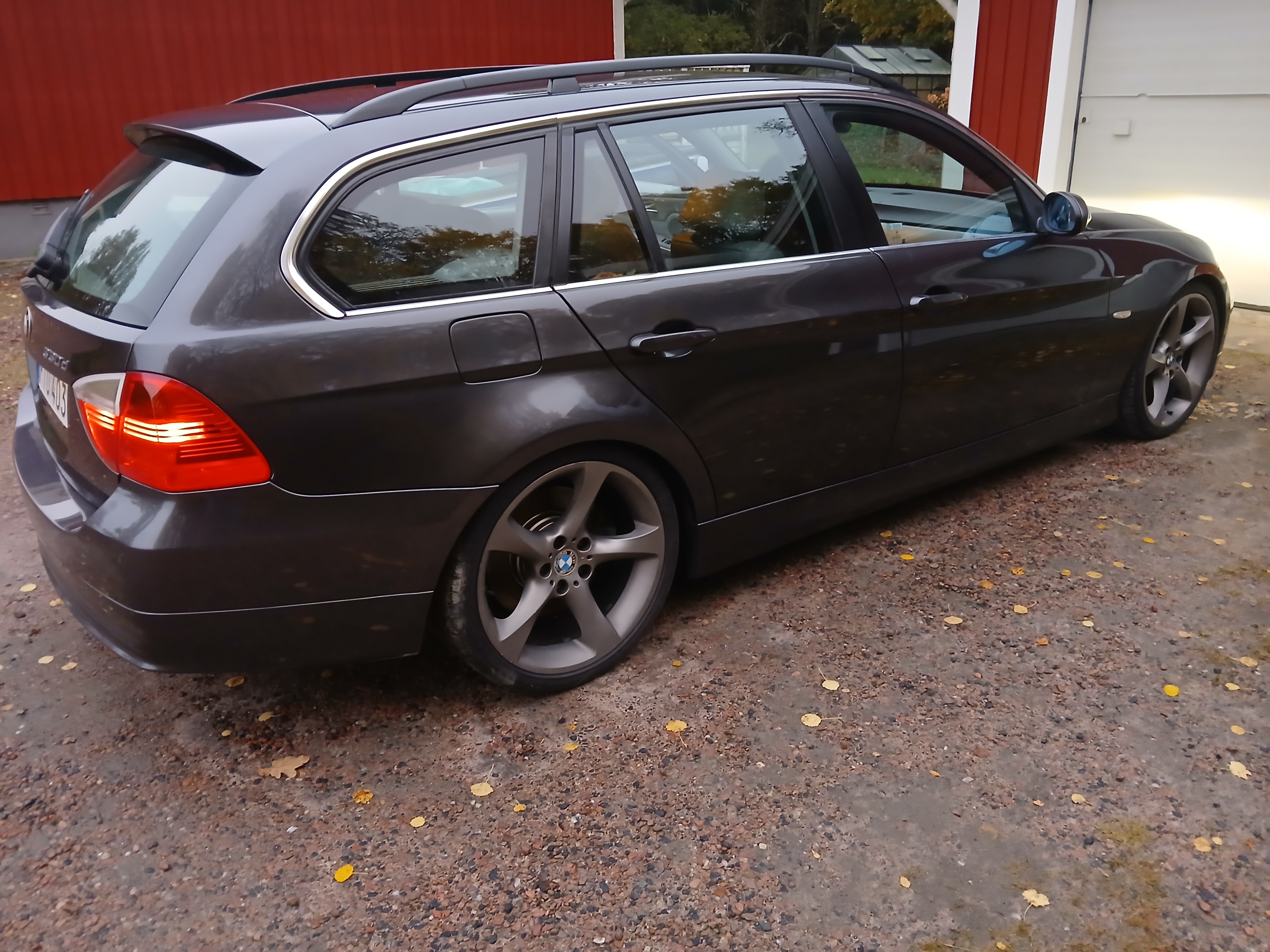 BMW 330d M Sport 2007, bild 2/7
