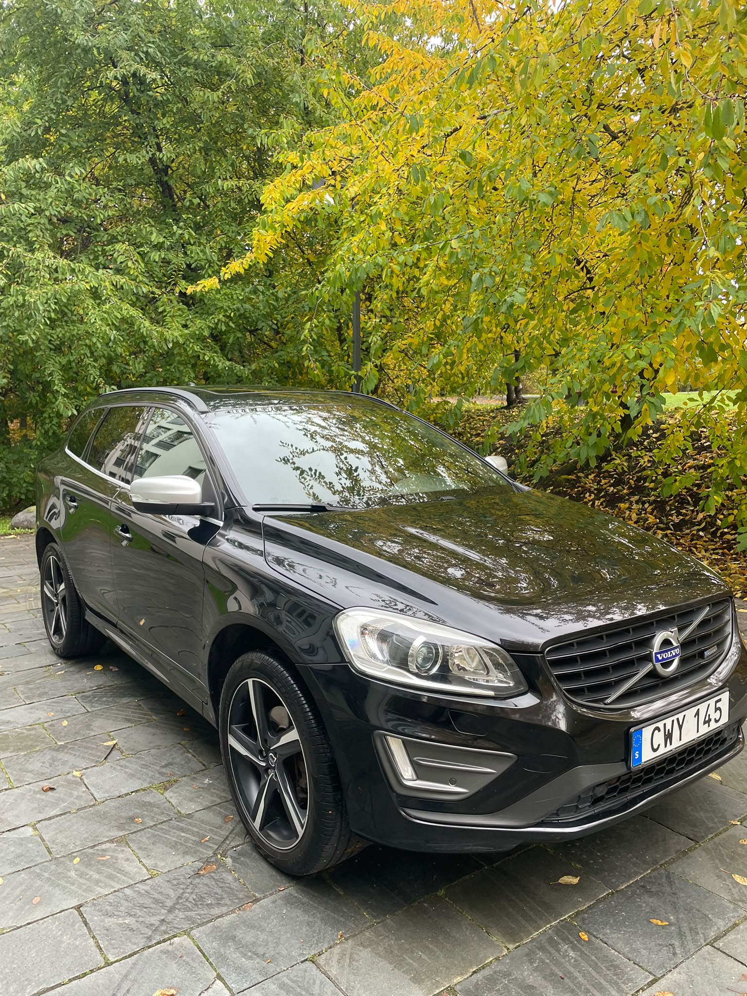 Volvo XC60 D4 R Design 2015, bild 2/27