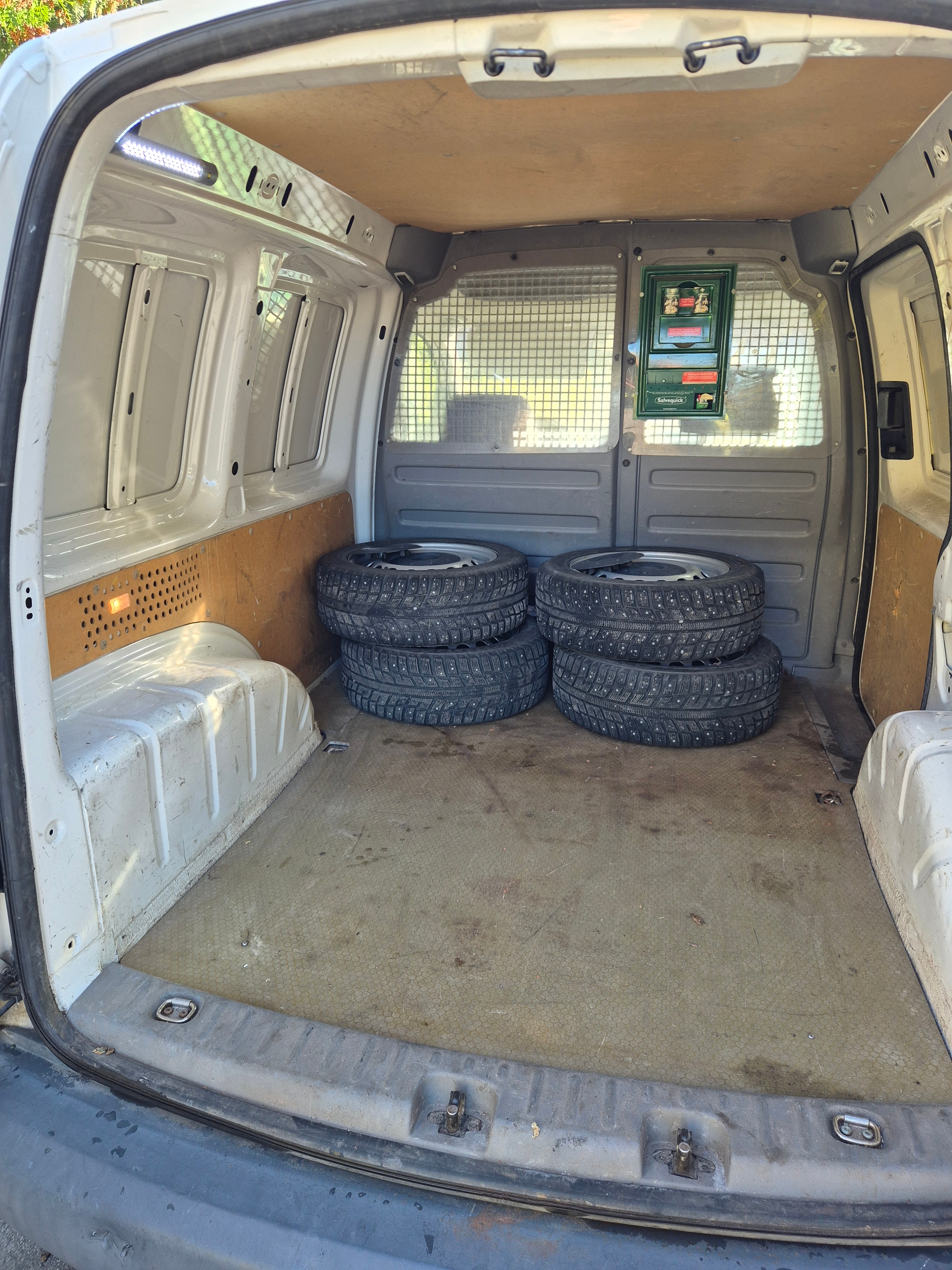 Volkswagen Caddy 2006, bild 2/6