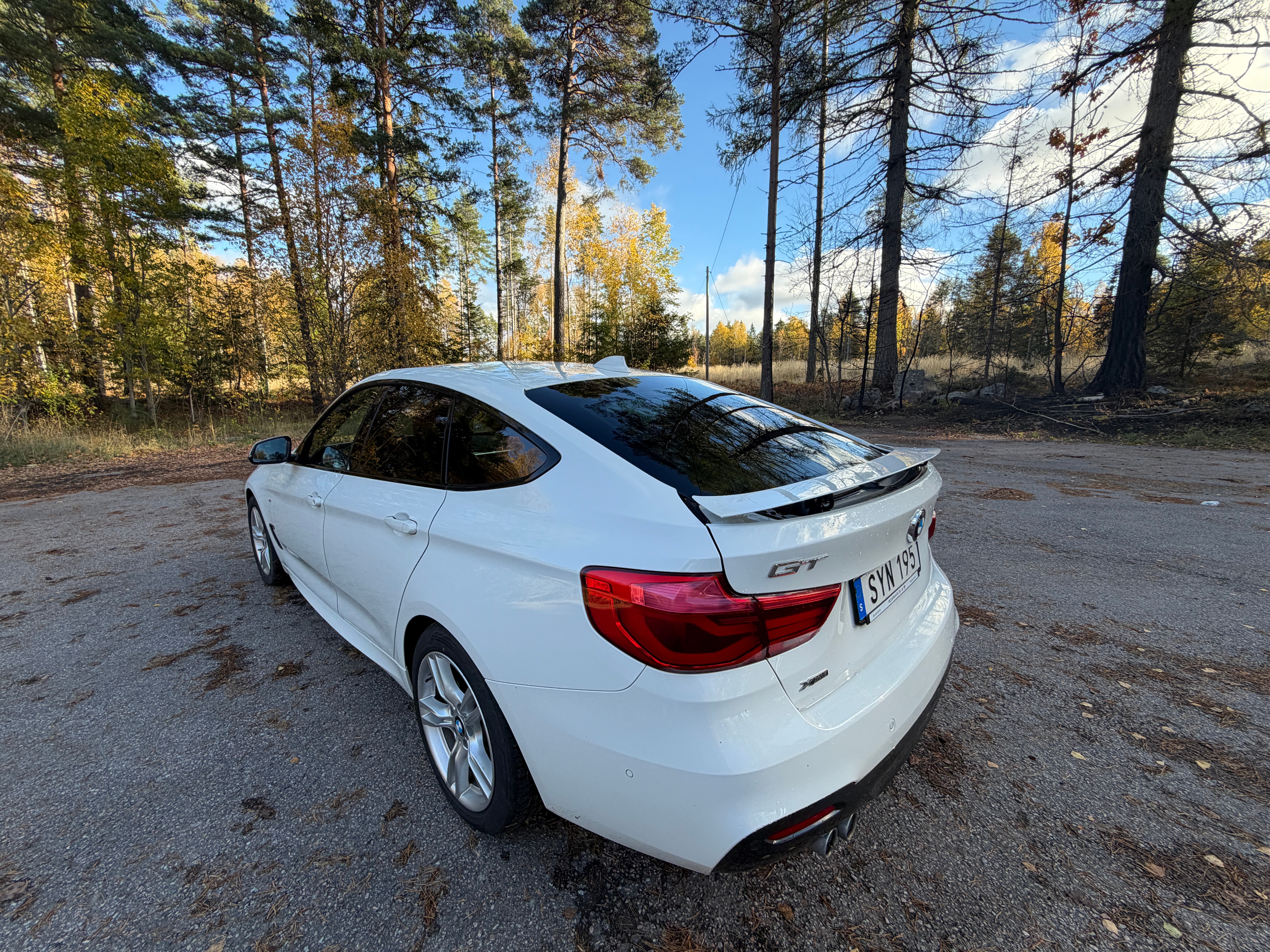 BMW 320d 2017, bild 3/7