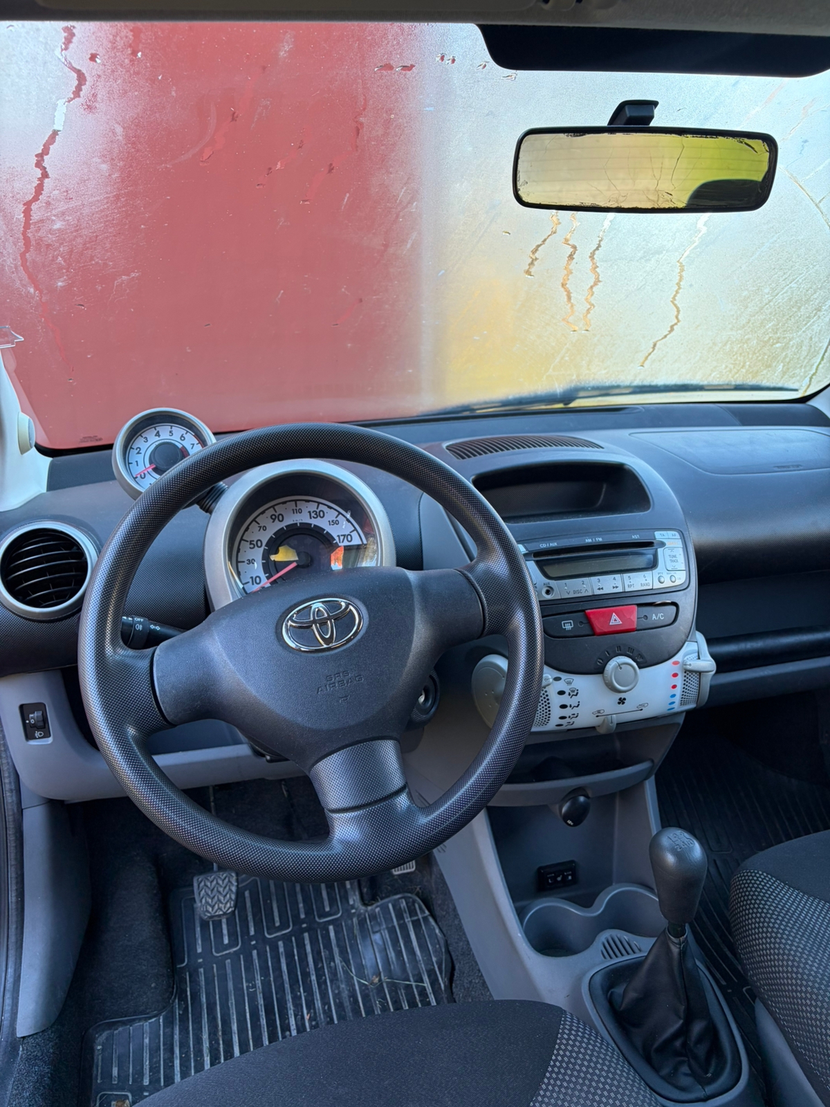 Toyota Aygo 1.0 2010, photo 6/8
