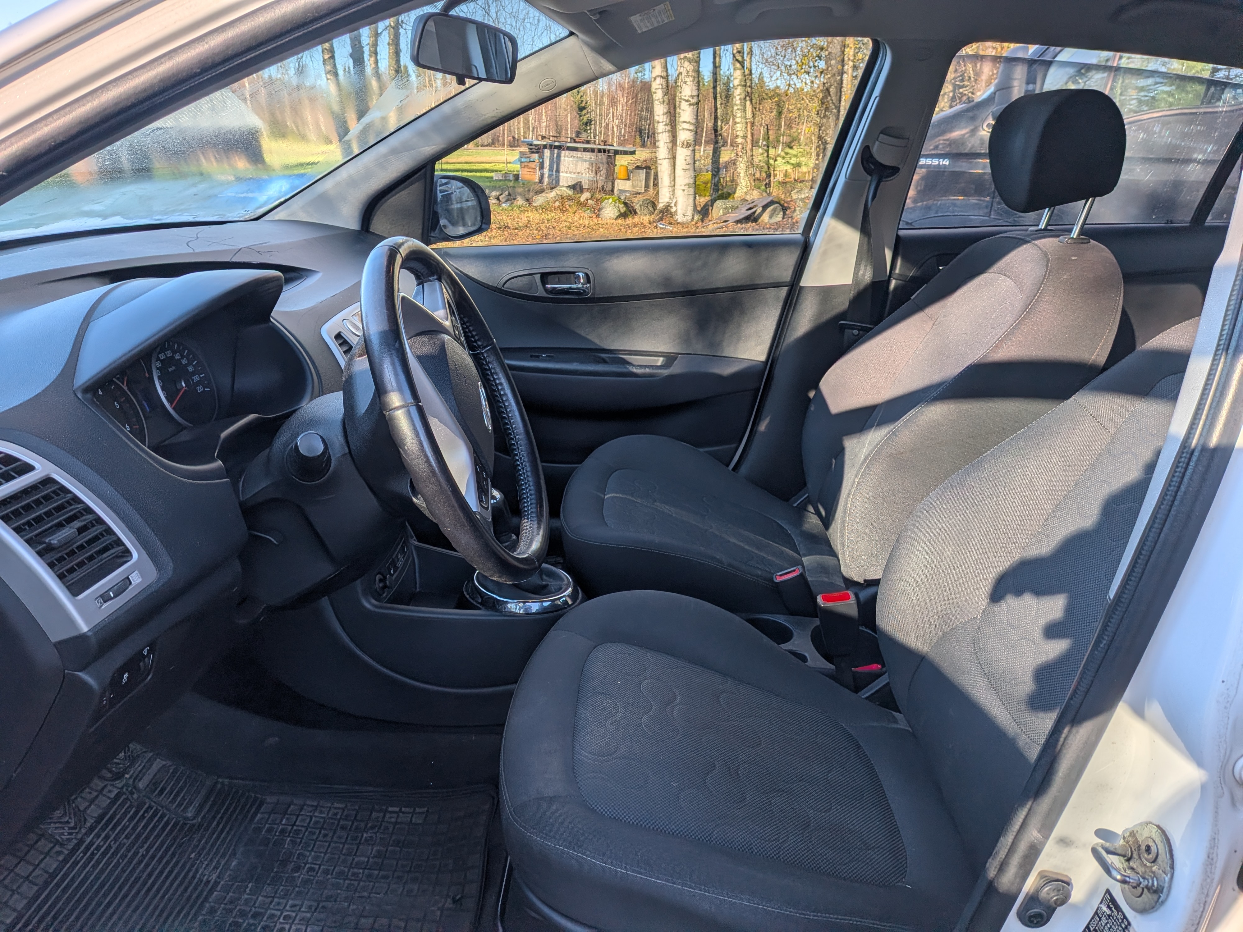 Hyundai i20 1.4 CRDi 2011, bild 3/7