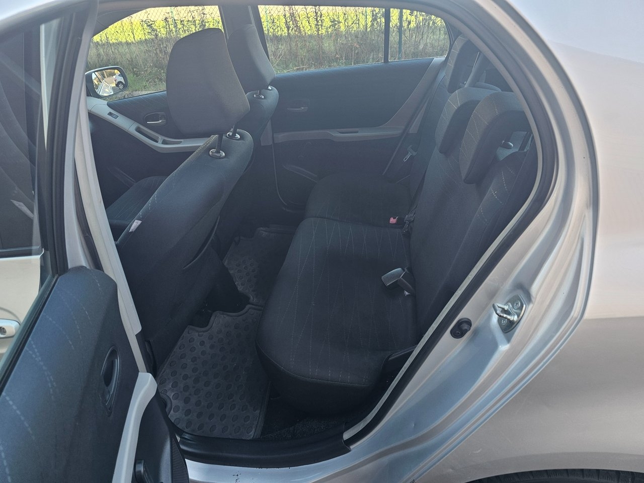 Toyota Yaris 1.3 2008, bild 7/10