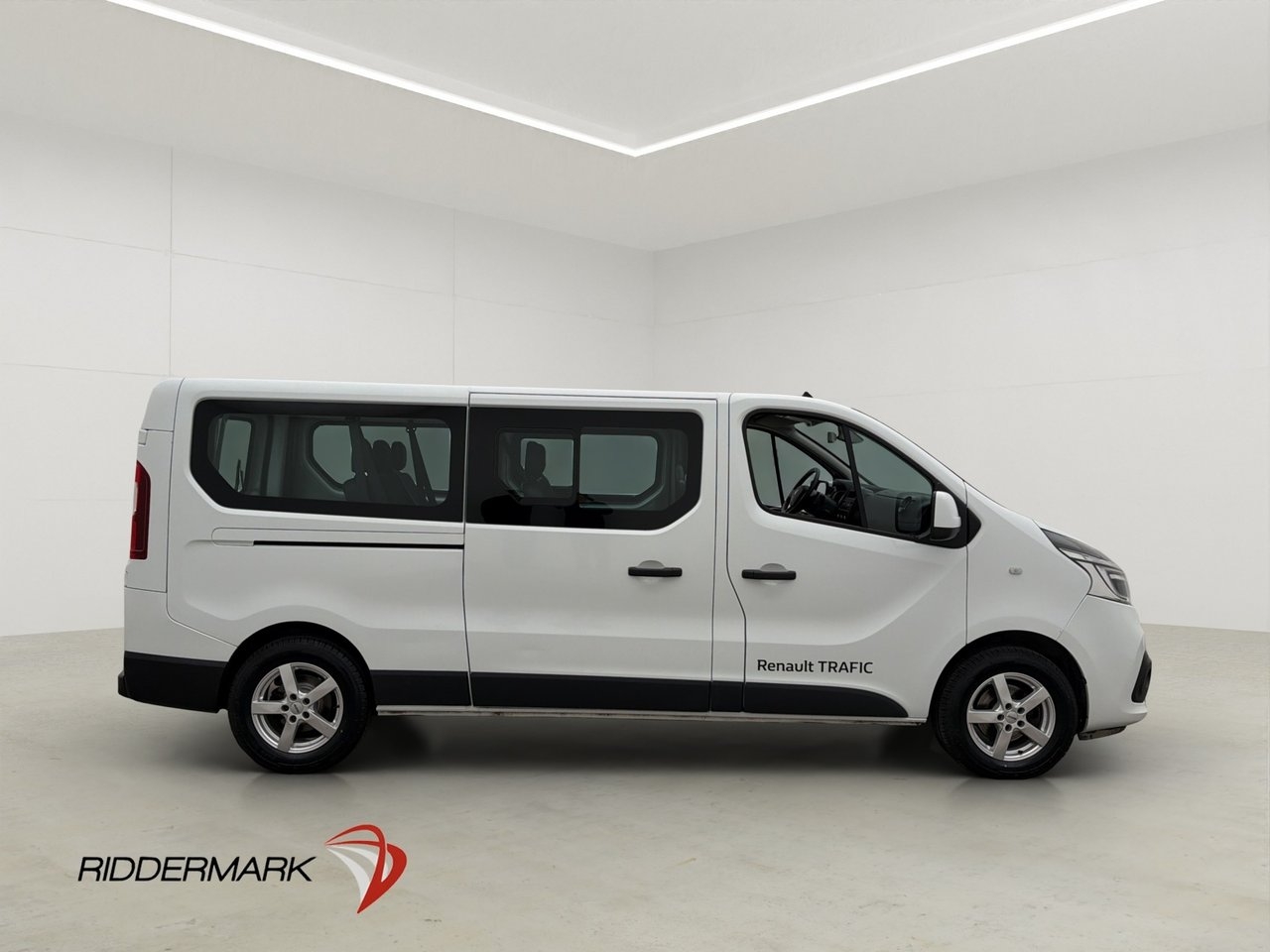 Renault Trafic dCi 145 2021, kuva 2/10