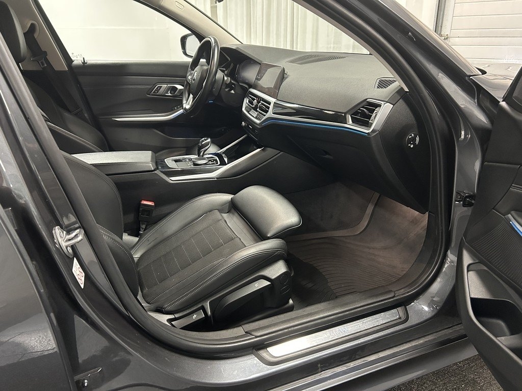 BMW 330e 2021, bild 6/10
