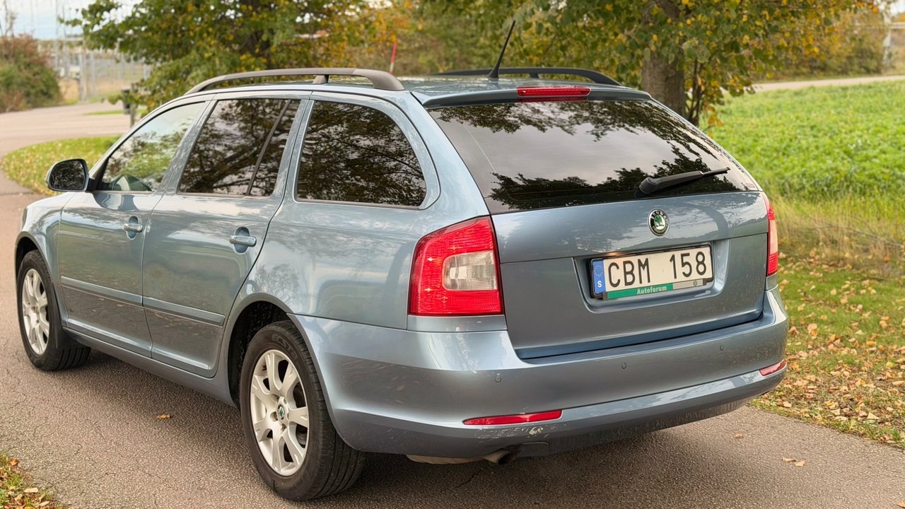 Skoda Octavia 1.2 TSI Elegance 2011, kuva 3/10