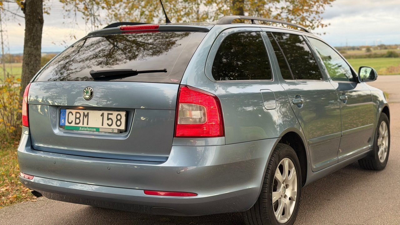 Skoda Octavia 1.2 TSI Elegance 2011, kuva 4/10