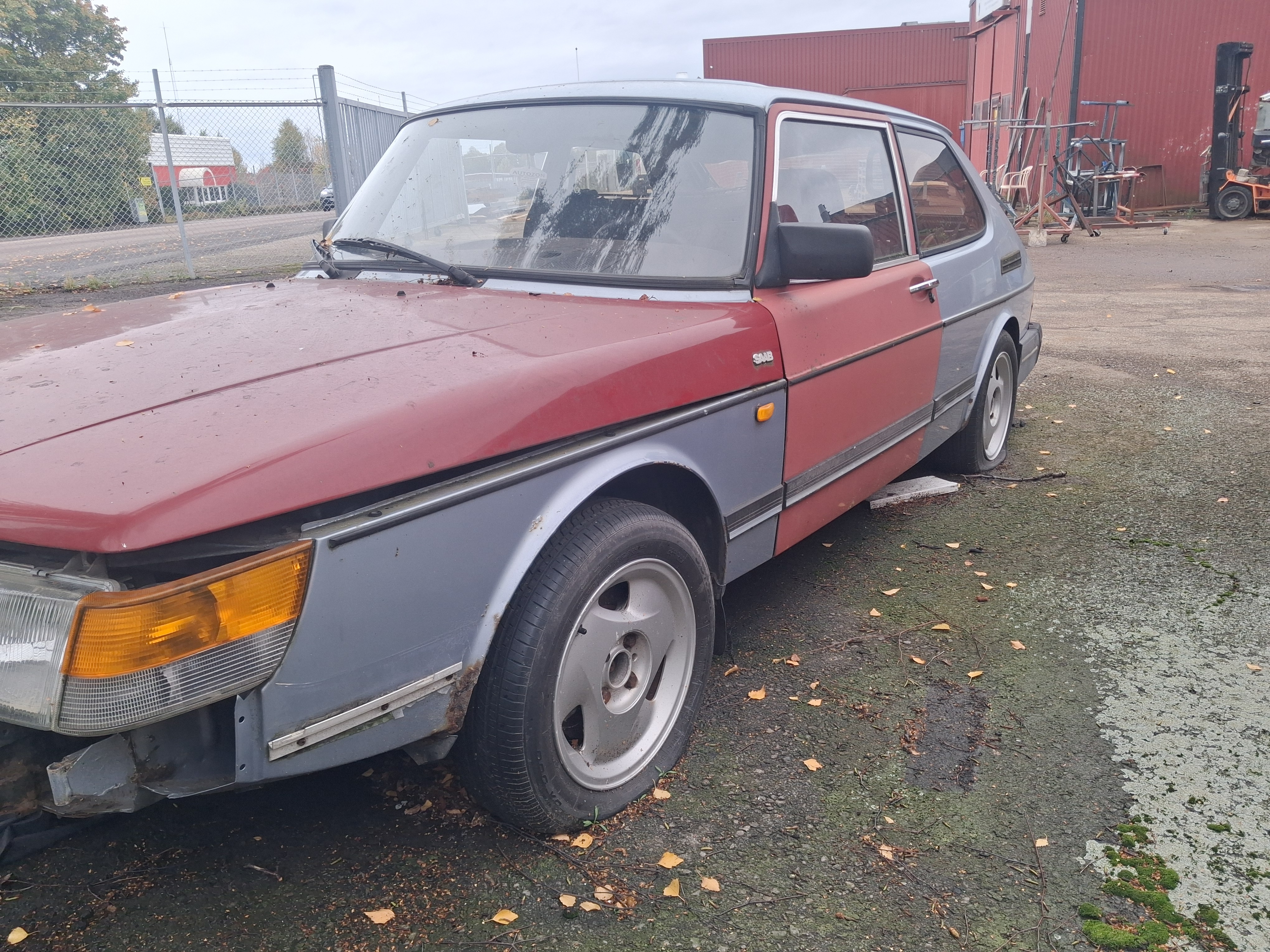 Saab 900