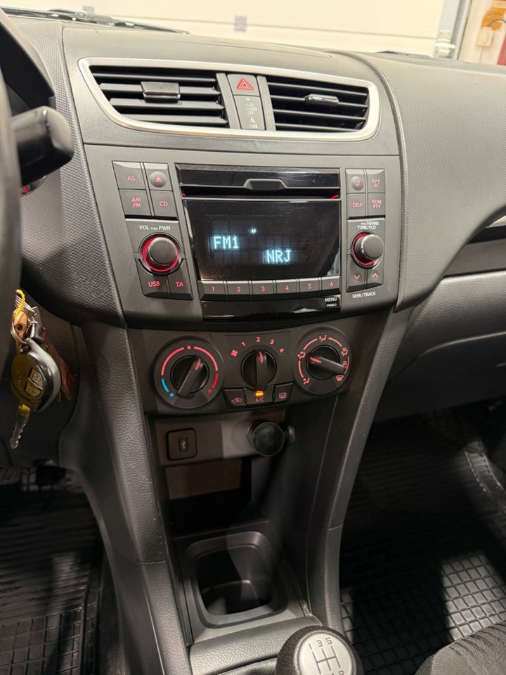 Suzuki Swift 1.2 2012, kuva 7/10