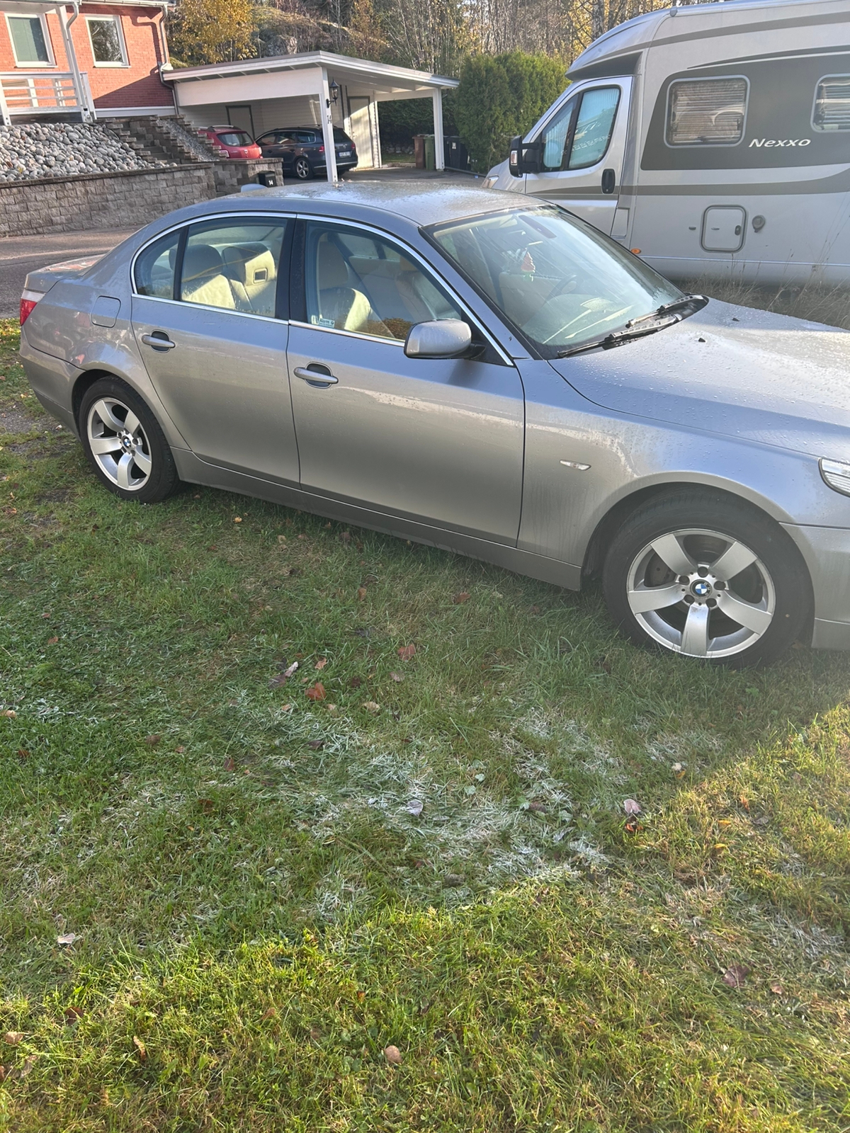 BMW 525xi 2006, bild 2/3