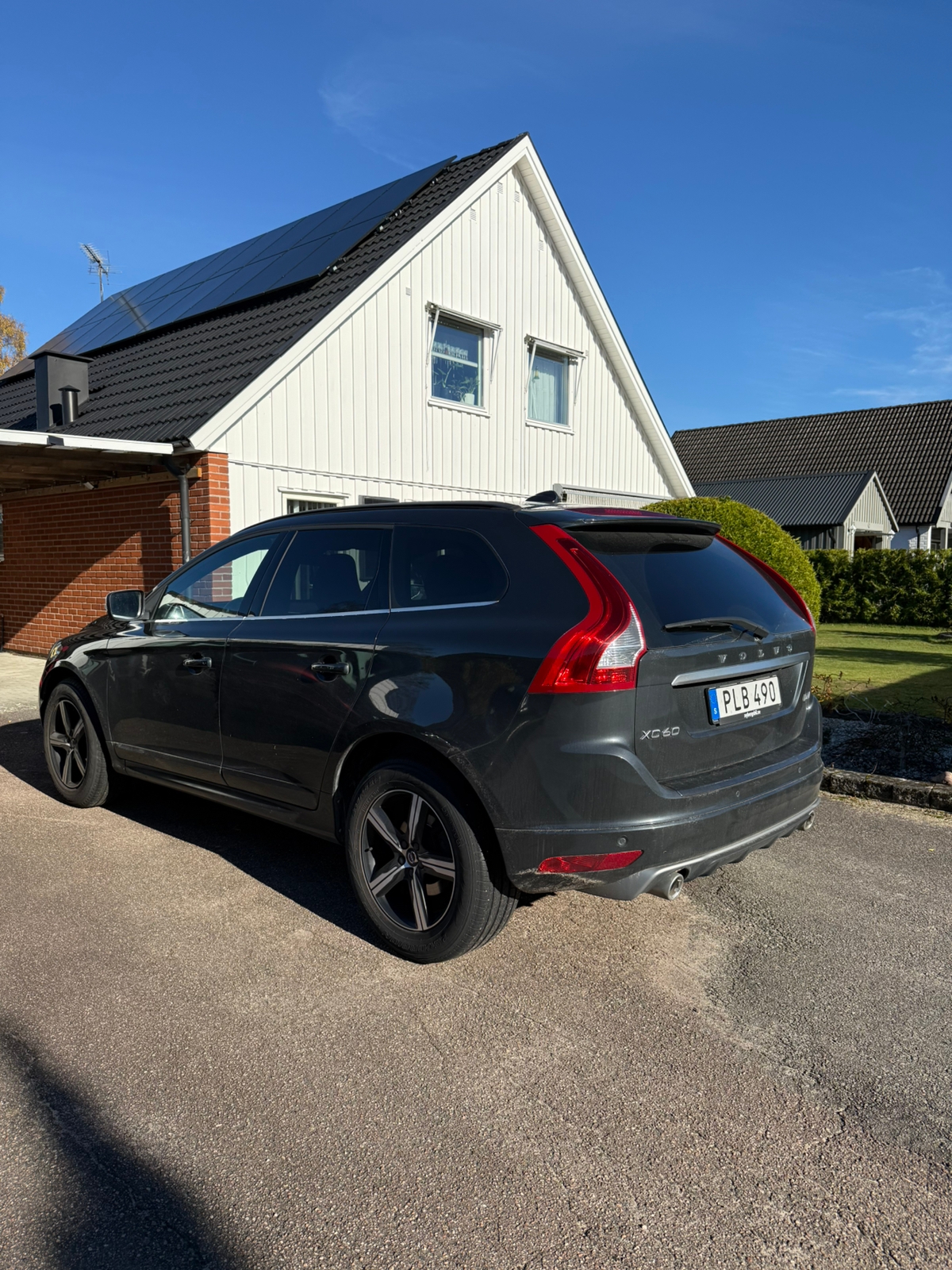 Volvo XC60 D4 R Design 2017, bild 3/10