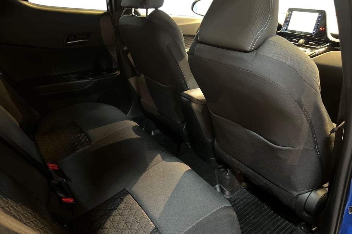 Toyota C-HR 1.8 Hybrid 2022, bild 7/10