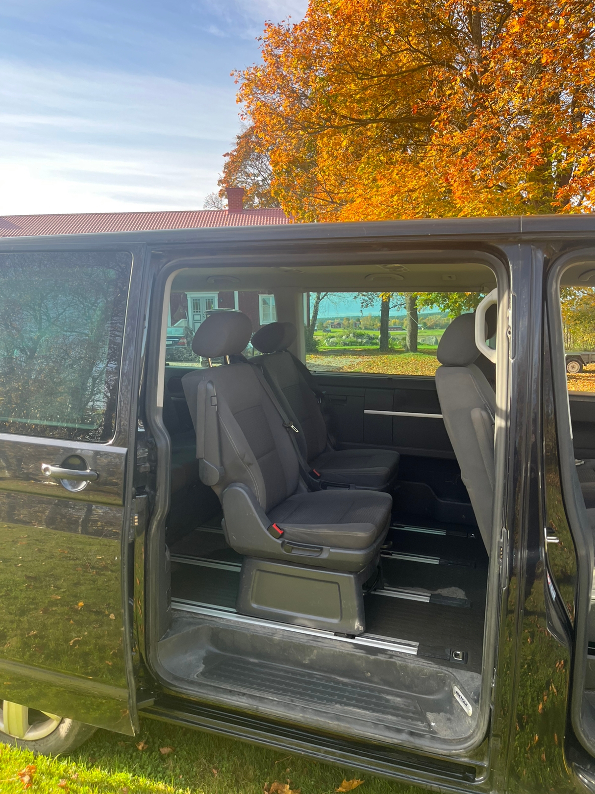 Volkswagen Multivan 2012, bild 2/6