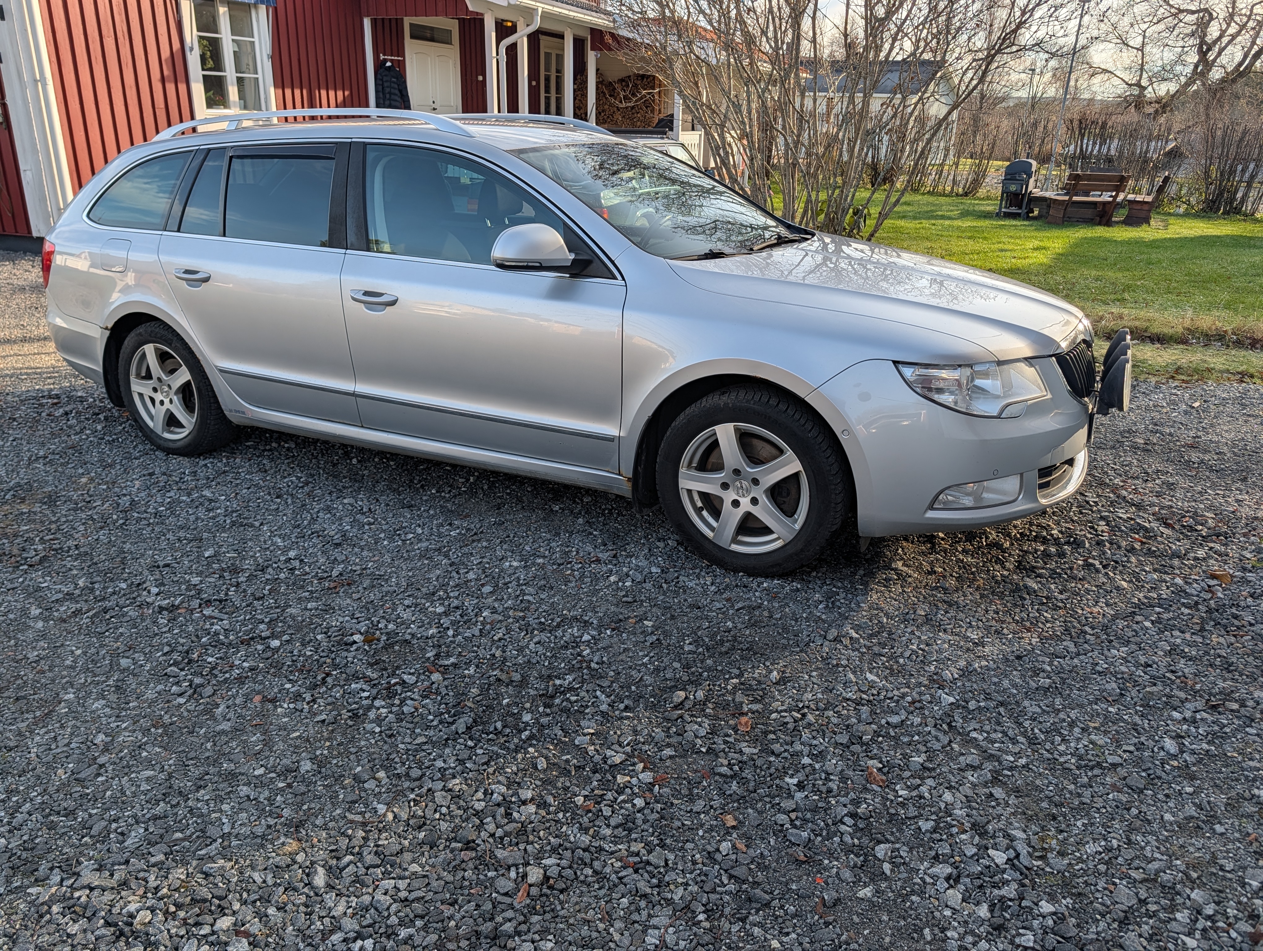 Skoda Superb 2.0 TDI 2012, bild 2/8