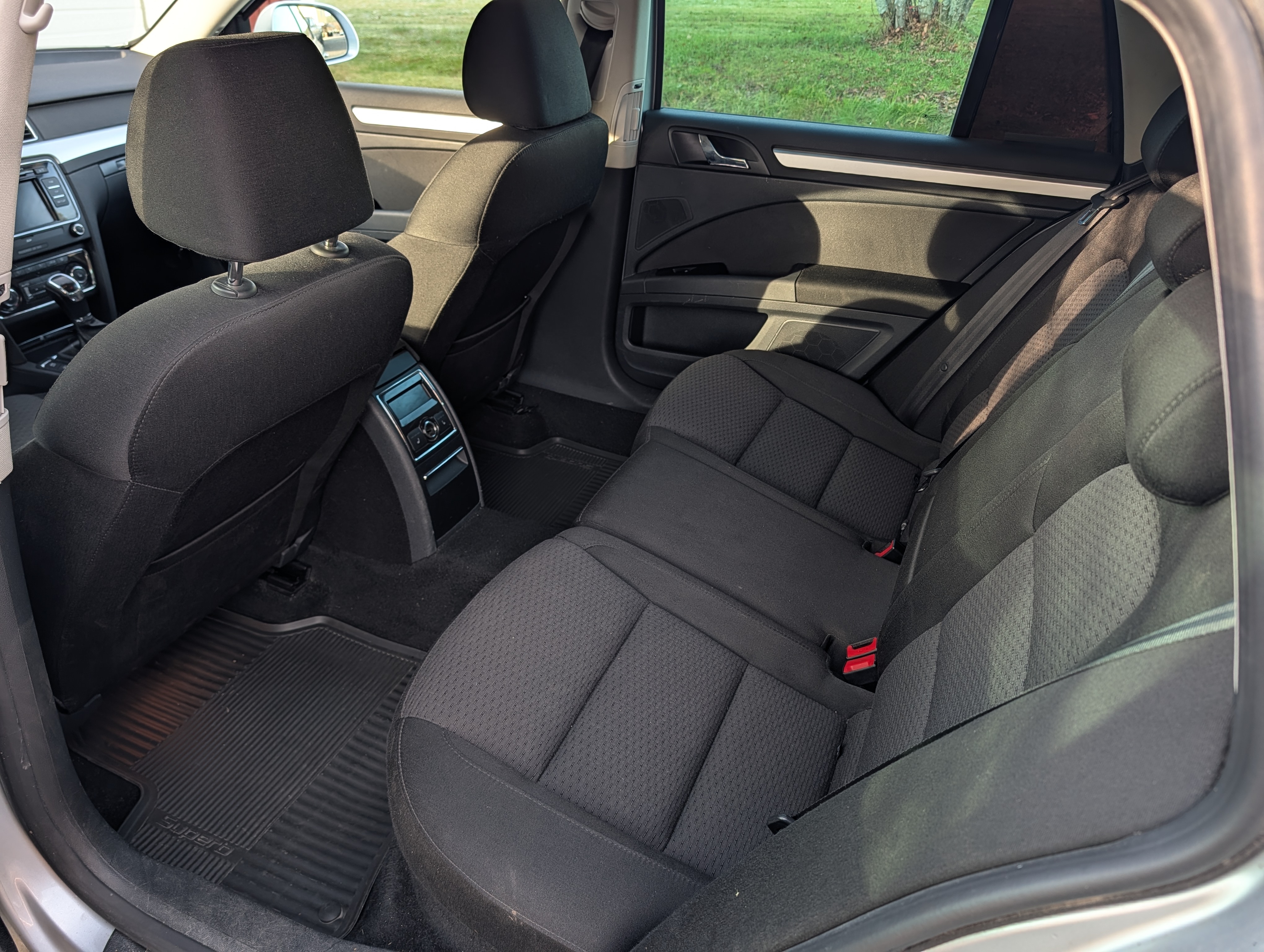 Skoda Superb 2.0 TDI 2012, bild 6/8