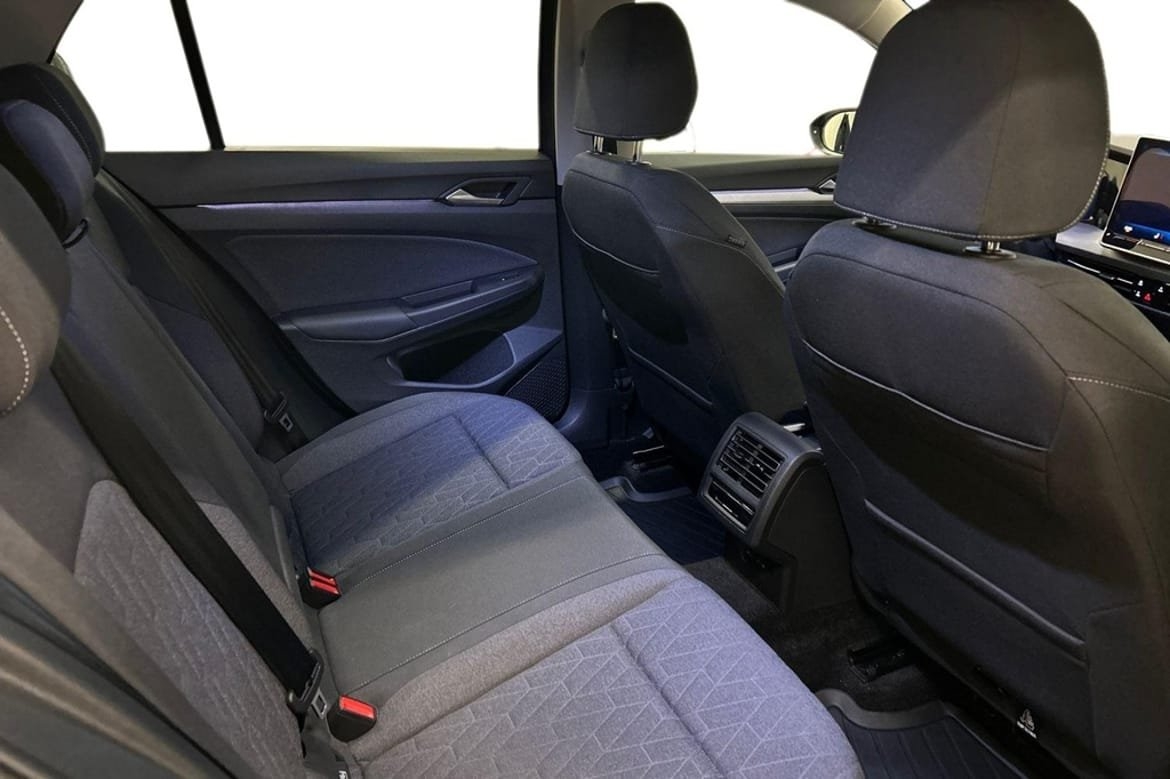 Volkswagen Golf 1.5 eTSI Life 2026, kuva 6/10