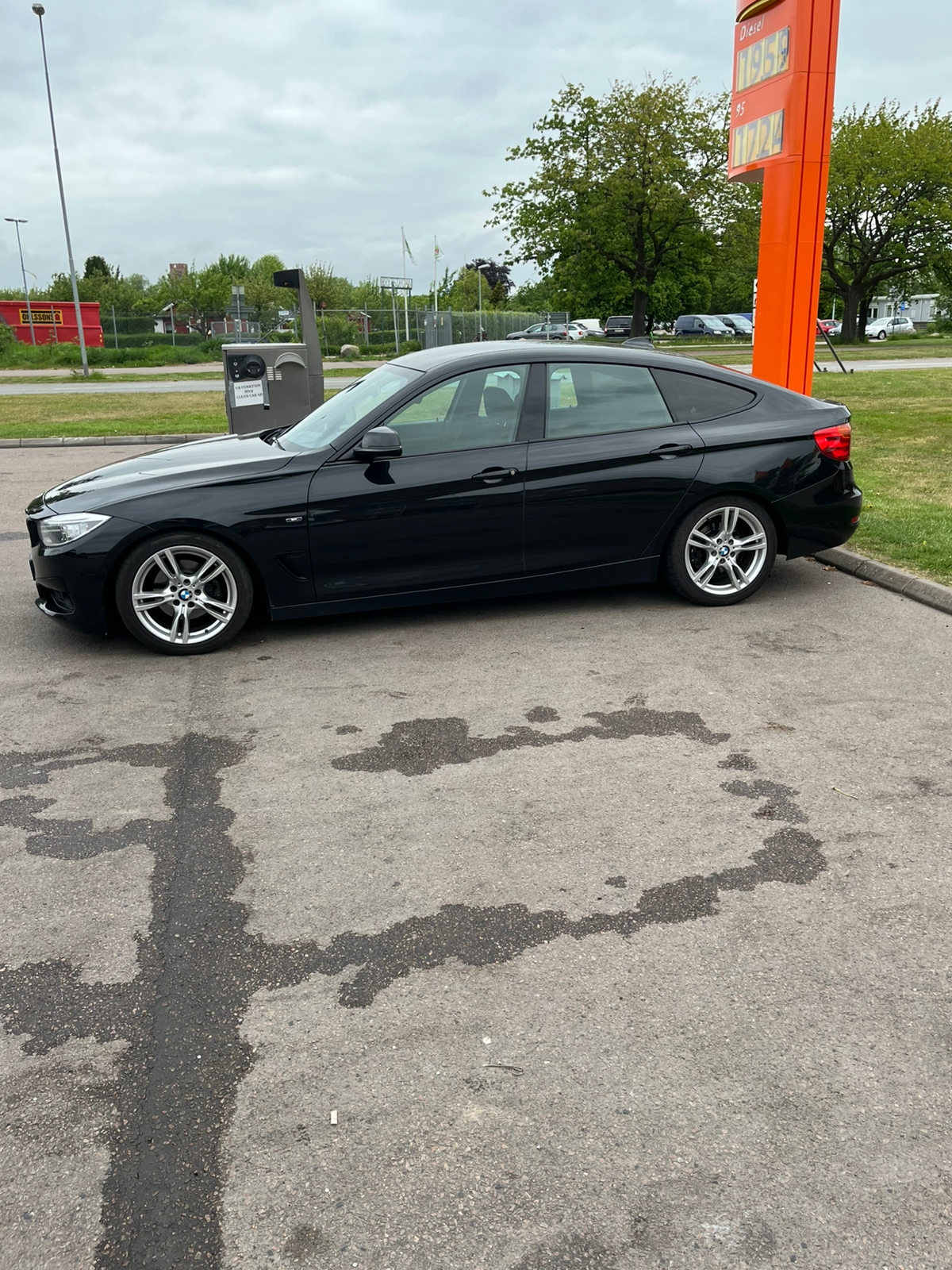 BMW 320d M Sport 2014, bild 2/4