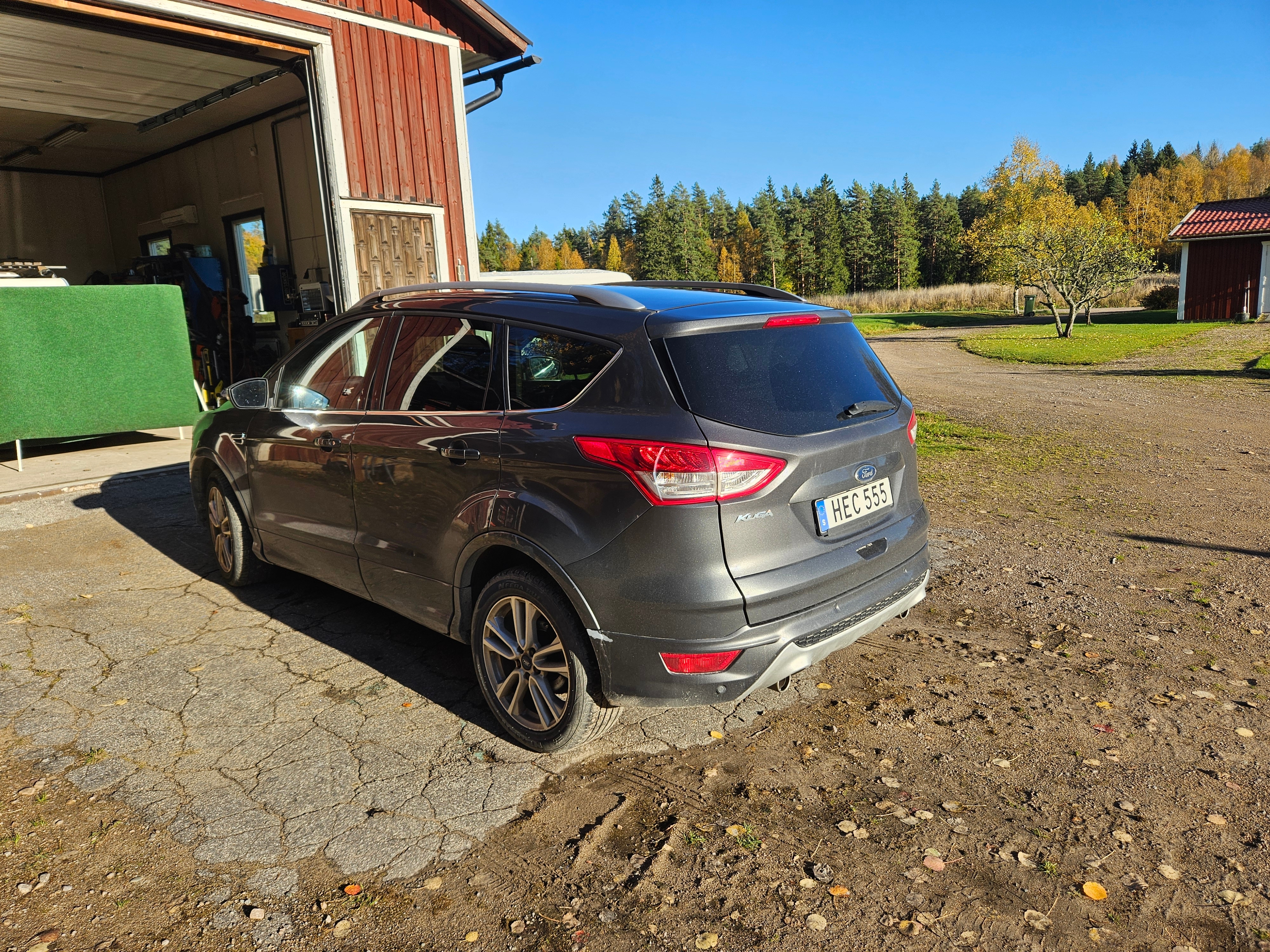 Ford Kuga 2.0 TDCi 2016, bild 3/6