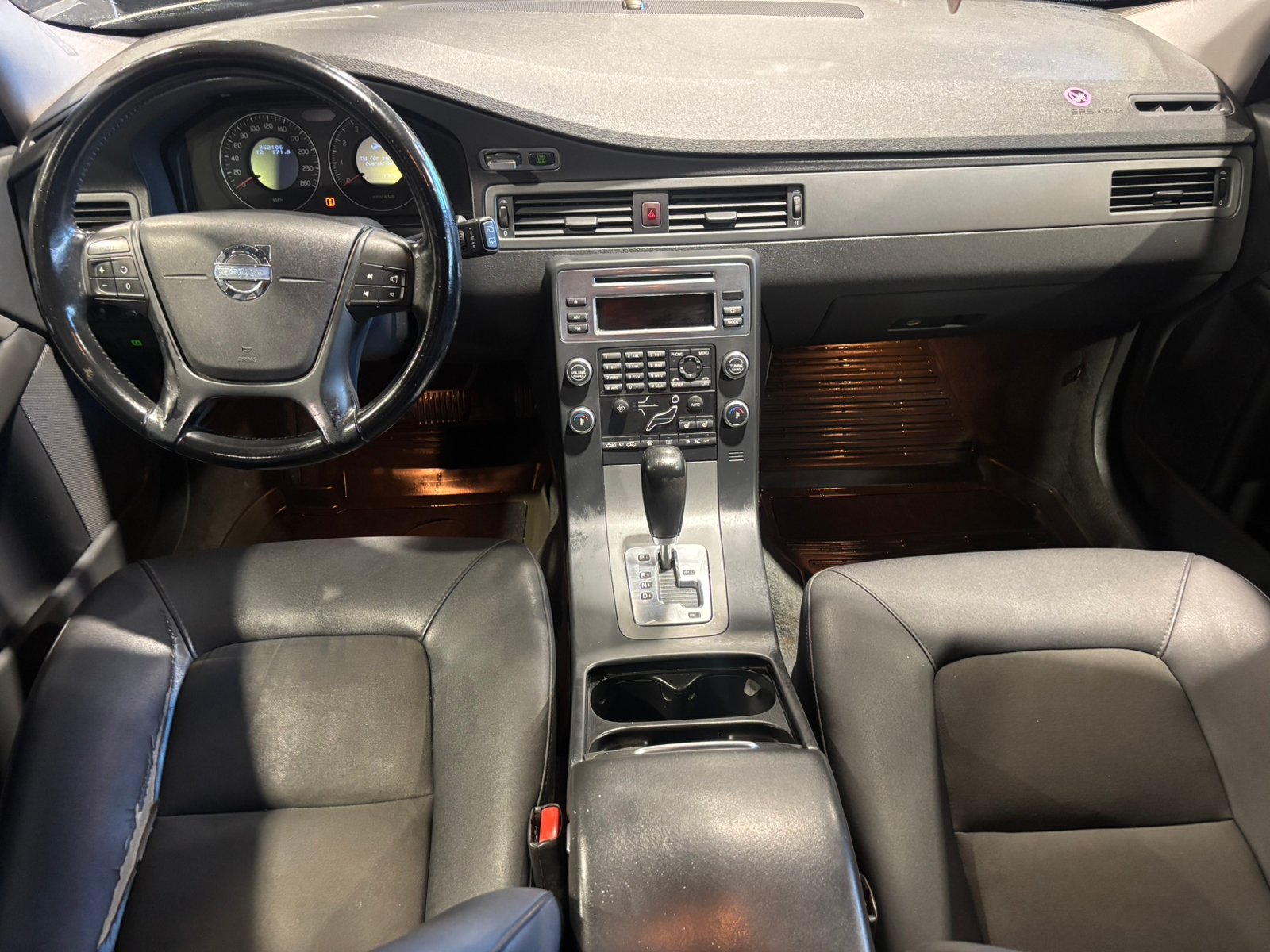 Volvo V70 2010, kuva 3/8