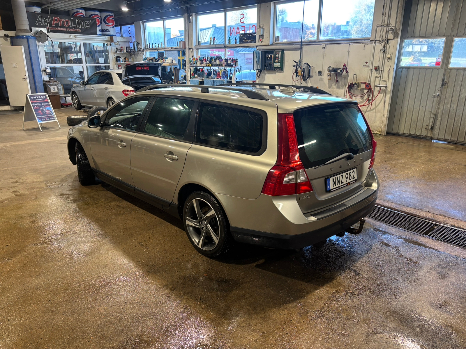 Volvo V70 2010, kuva 8/8
