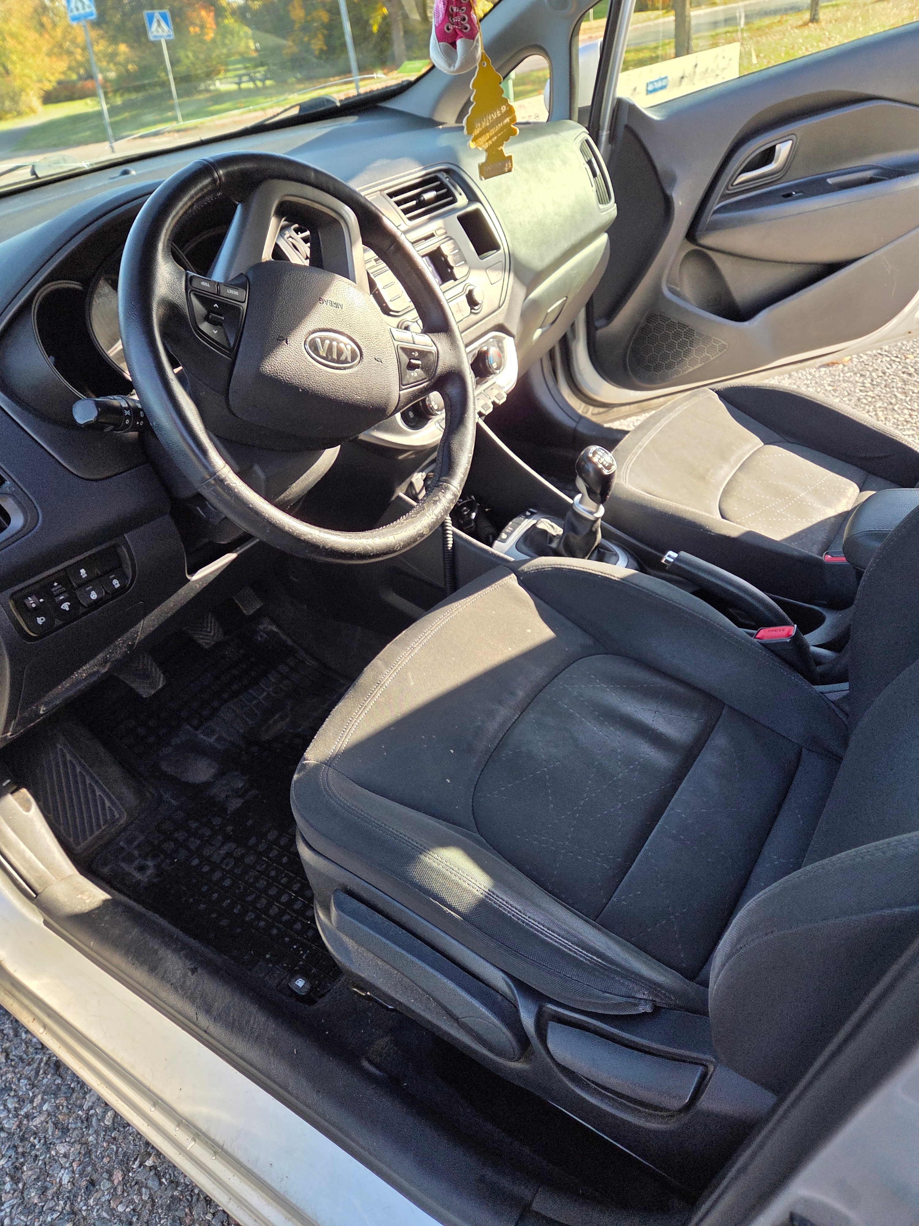 Kia Rio 1.4 2012, bild 5/6