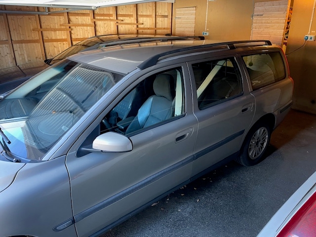 Volvo V70 2.4 2004, photo 2/3