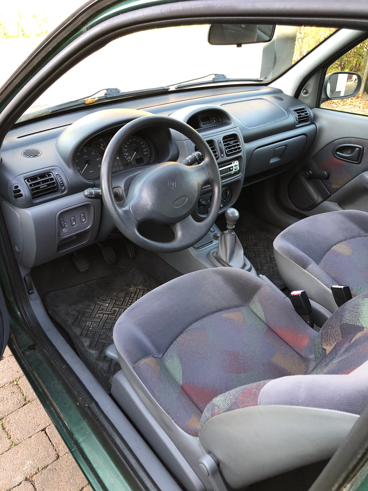 Renault Clio 1.4 1999, bild 6/9