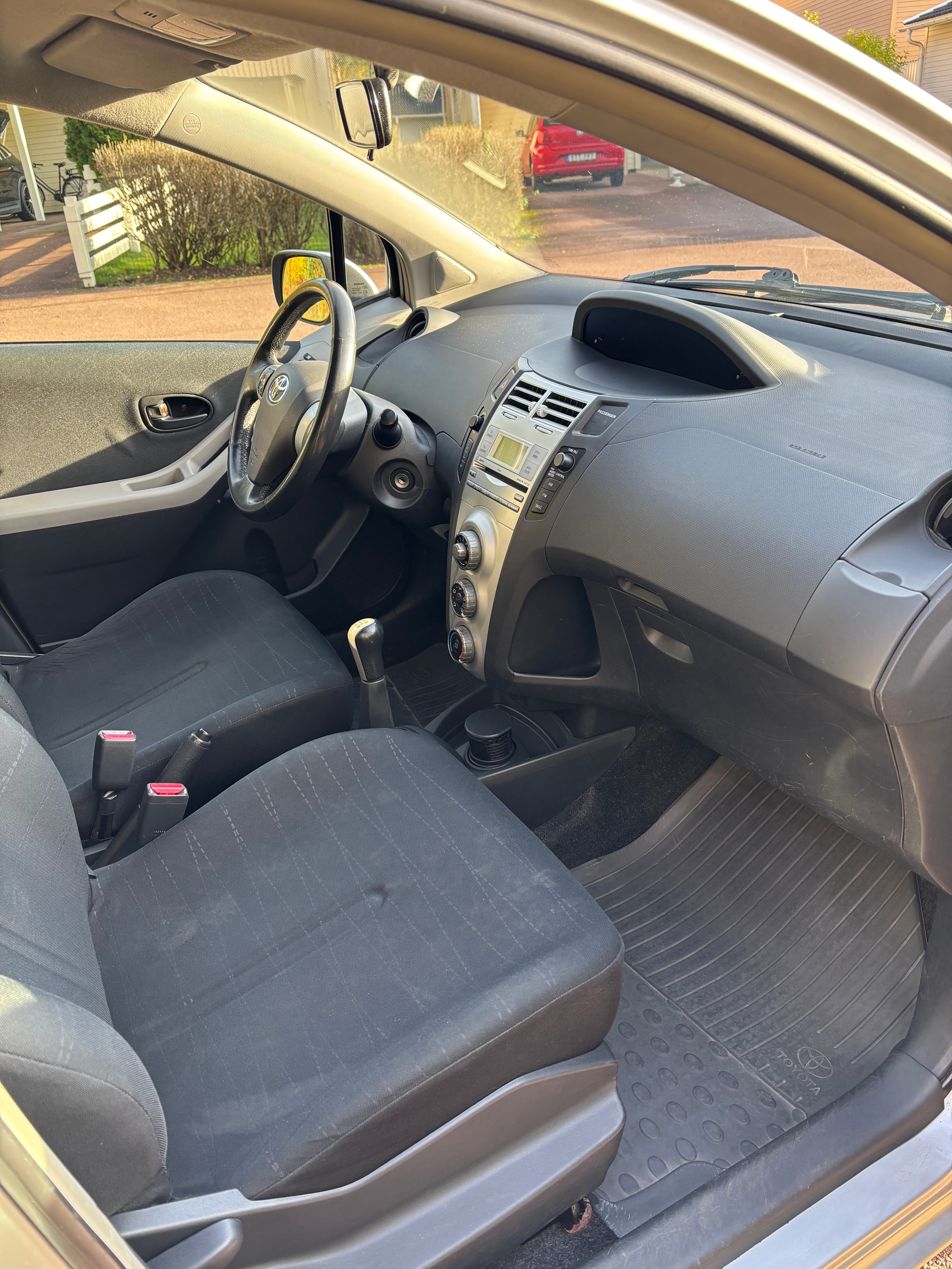 Toyota Yaris 1.3 2006, bild 3/5