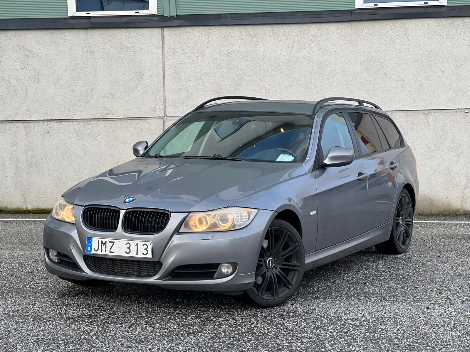 BMW 320d 2009, bild 2/8