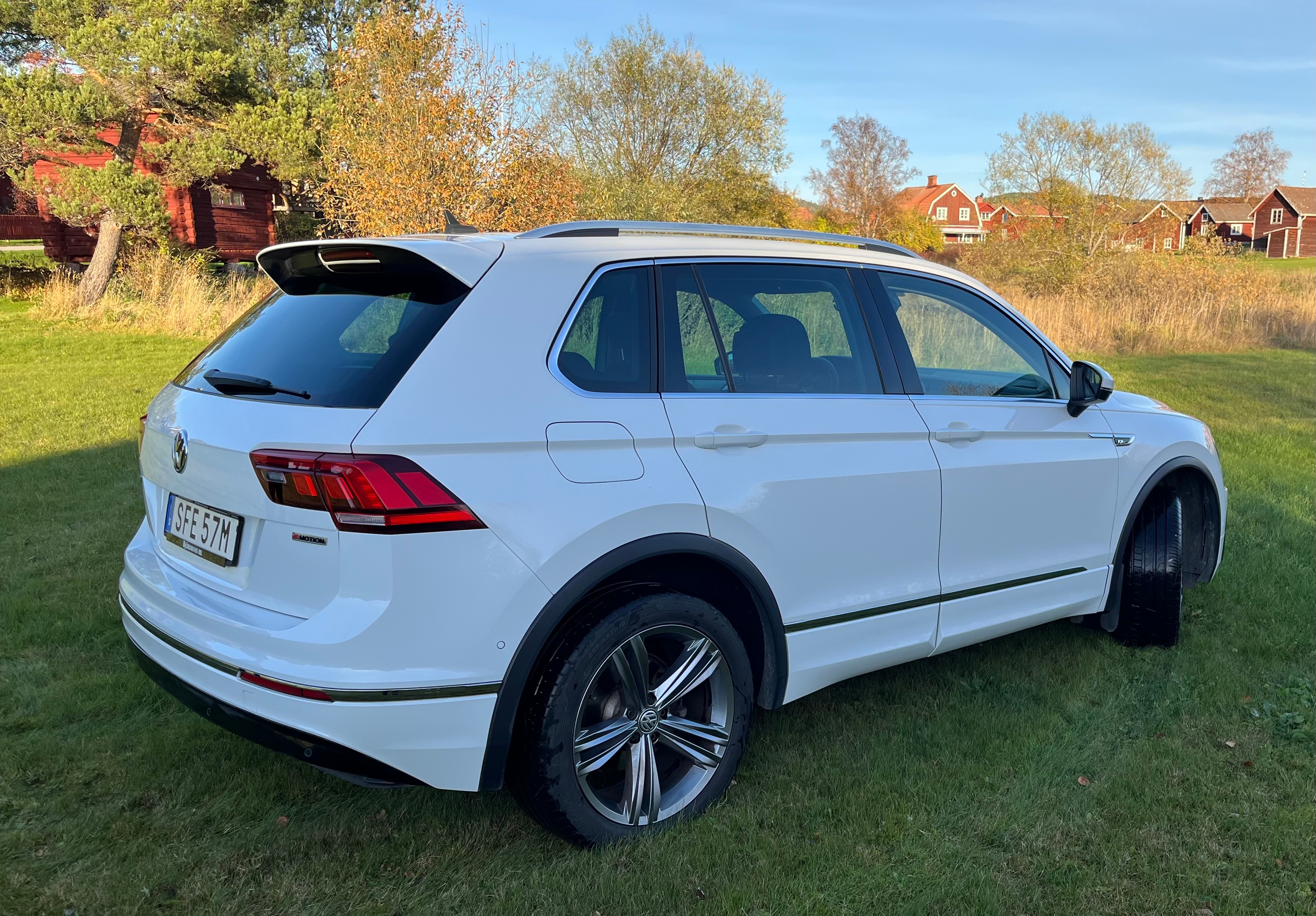 Volkswagen Tiguan 2.0 TSI R-Line 2021, bild 2/8