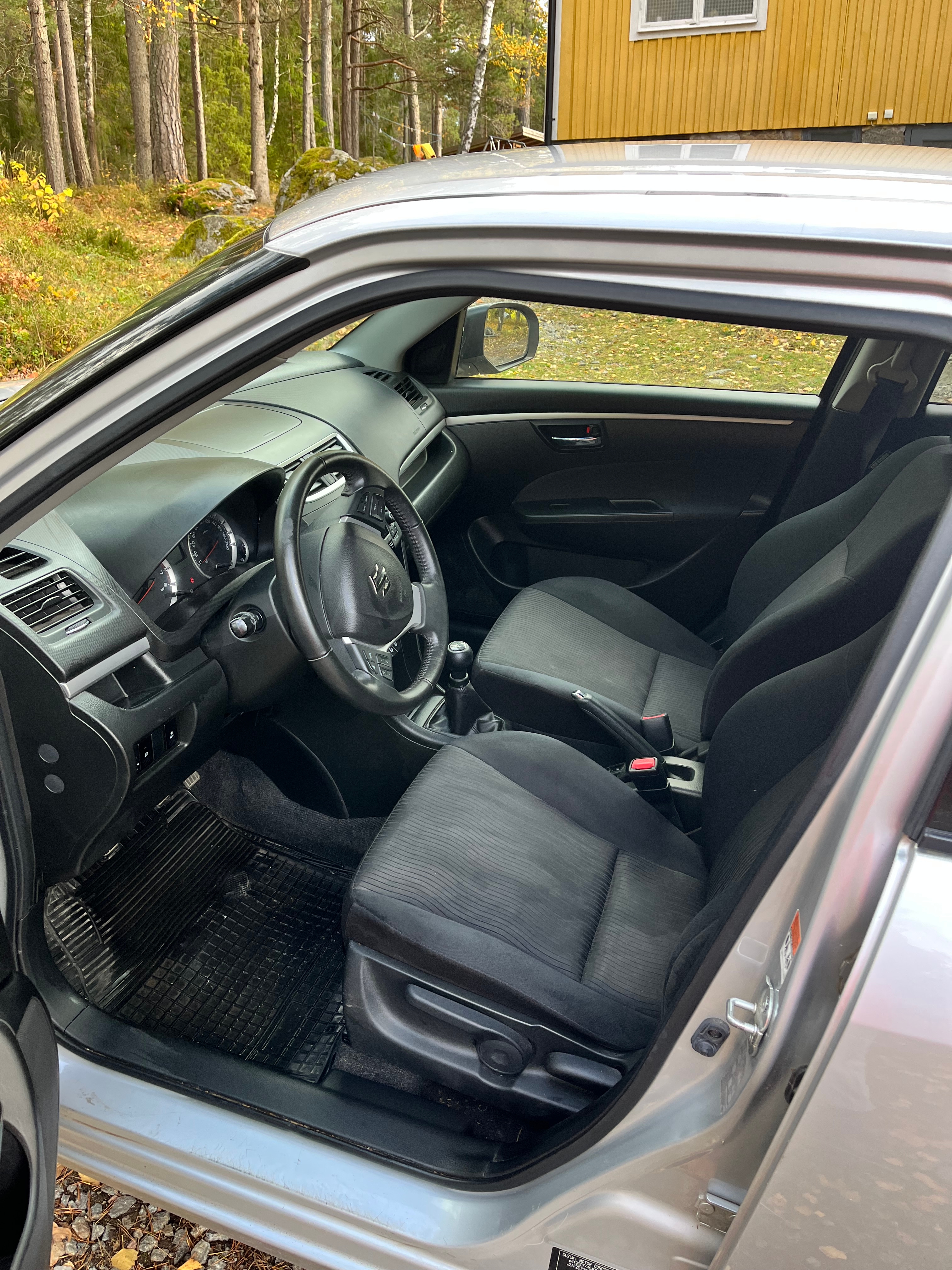 Suzuki Swift 1.2 2011, kuva 5/8