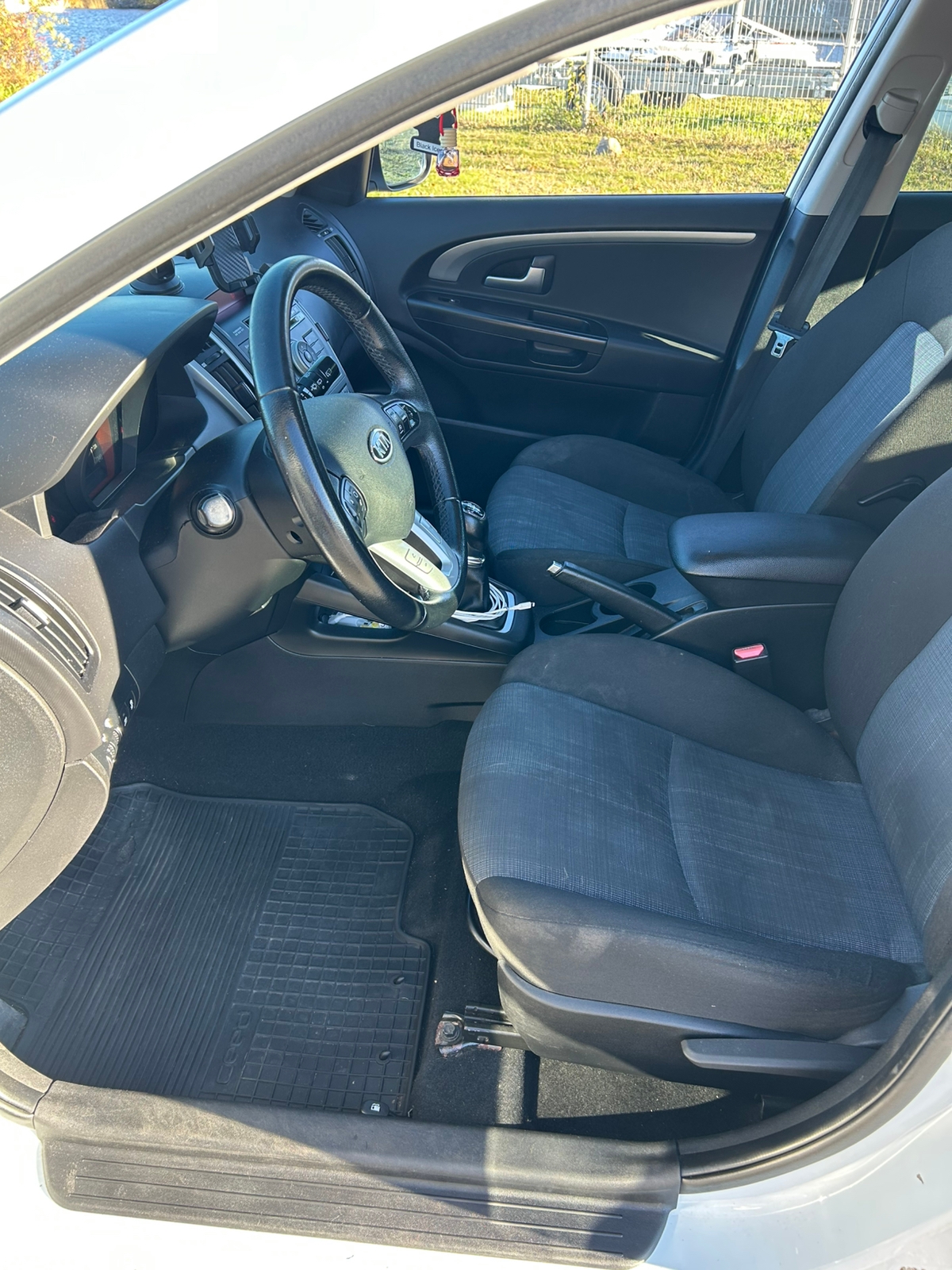 Kia Ceed 1.6 CRDi 128 2011, bild 4/10