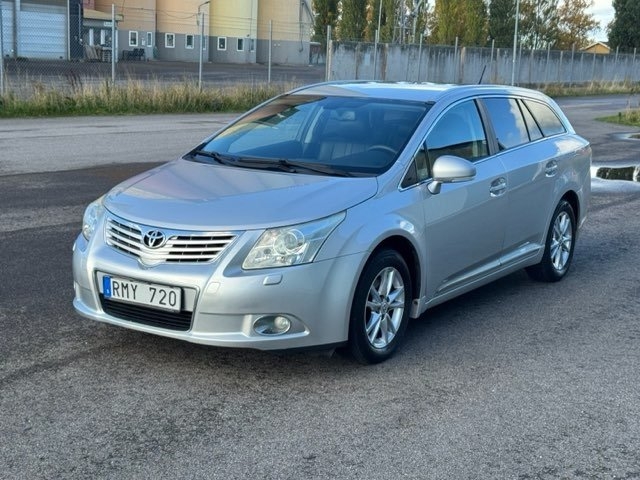 Toyota Avensis 2.0 D-4D Business 2011, bild 7/10