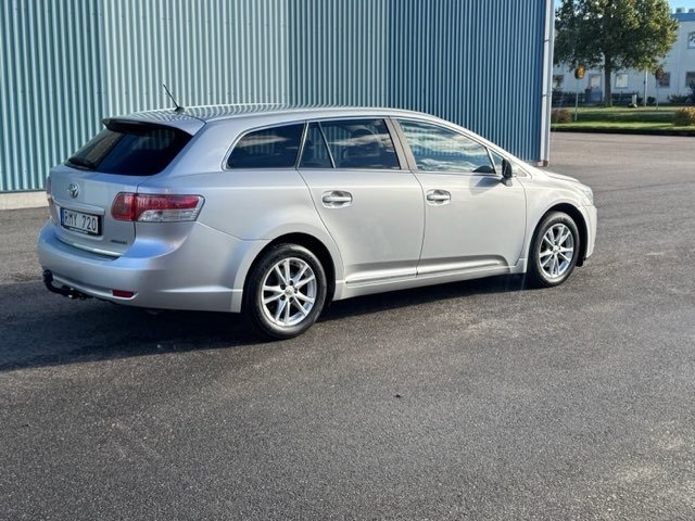 Toyota Avensis 2.0 D-4D Business 2011, bild 3/10