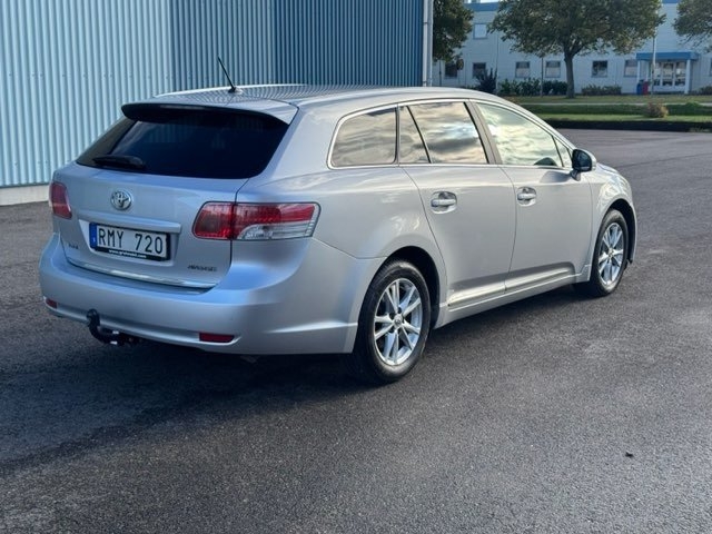 Toyota Avensis 2.0 D-4D Business 2011, bild 4/10