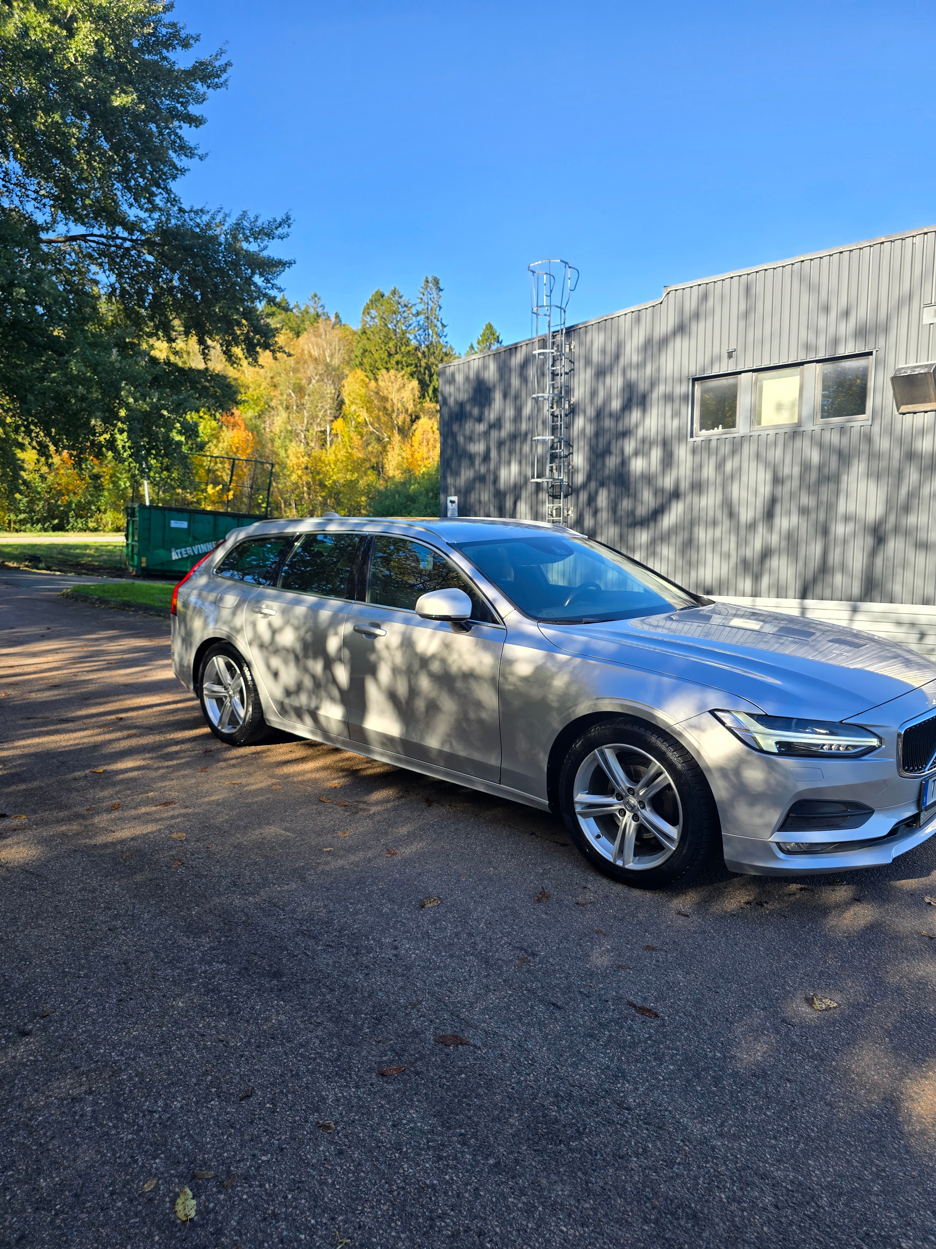 Volvo V90 D4